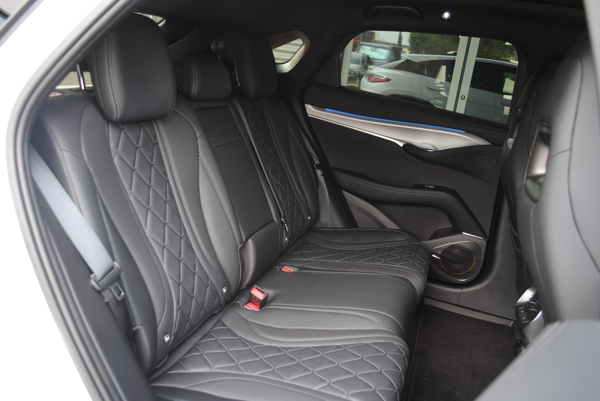BYD Sealion 7 91,3 kWh Excellence AWD-image-16