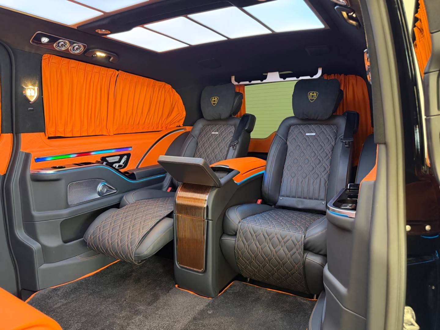 MERCEDES-BENZ V 300 d Extra-Lang 4matic Exclusive FALCON ST. MORITZ V.I.P-image-2