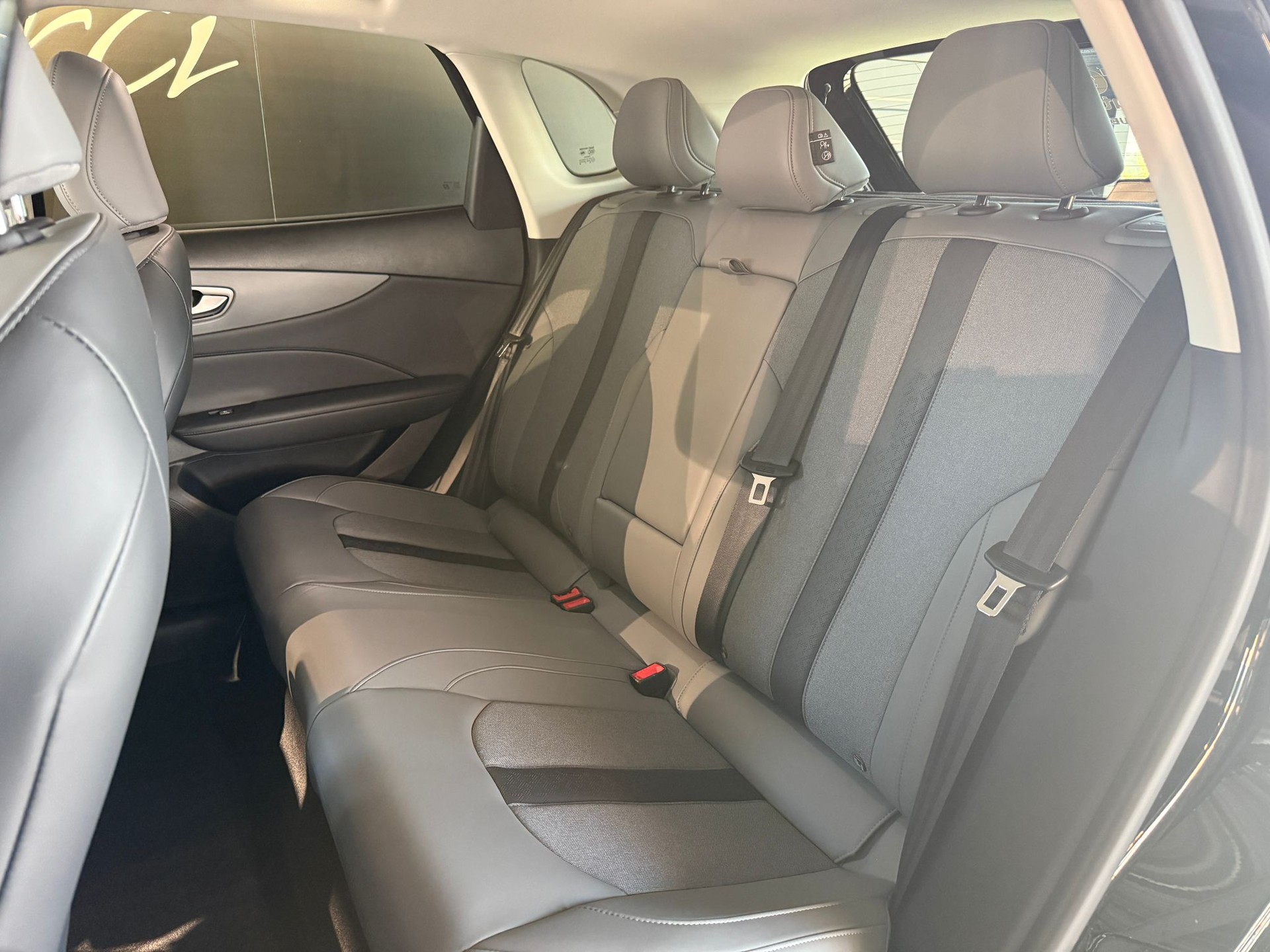 MG S5 EV 64kWh Luxury-image-7