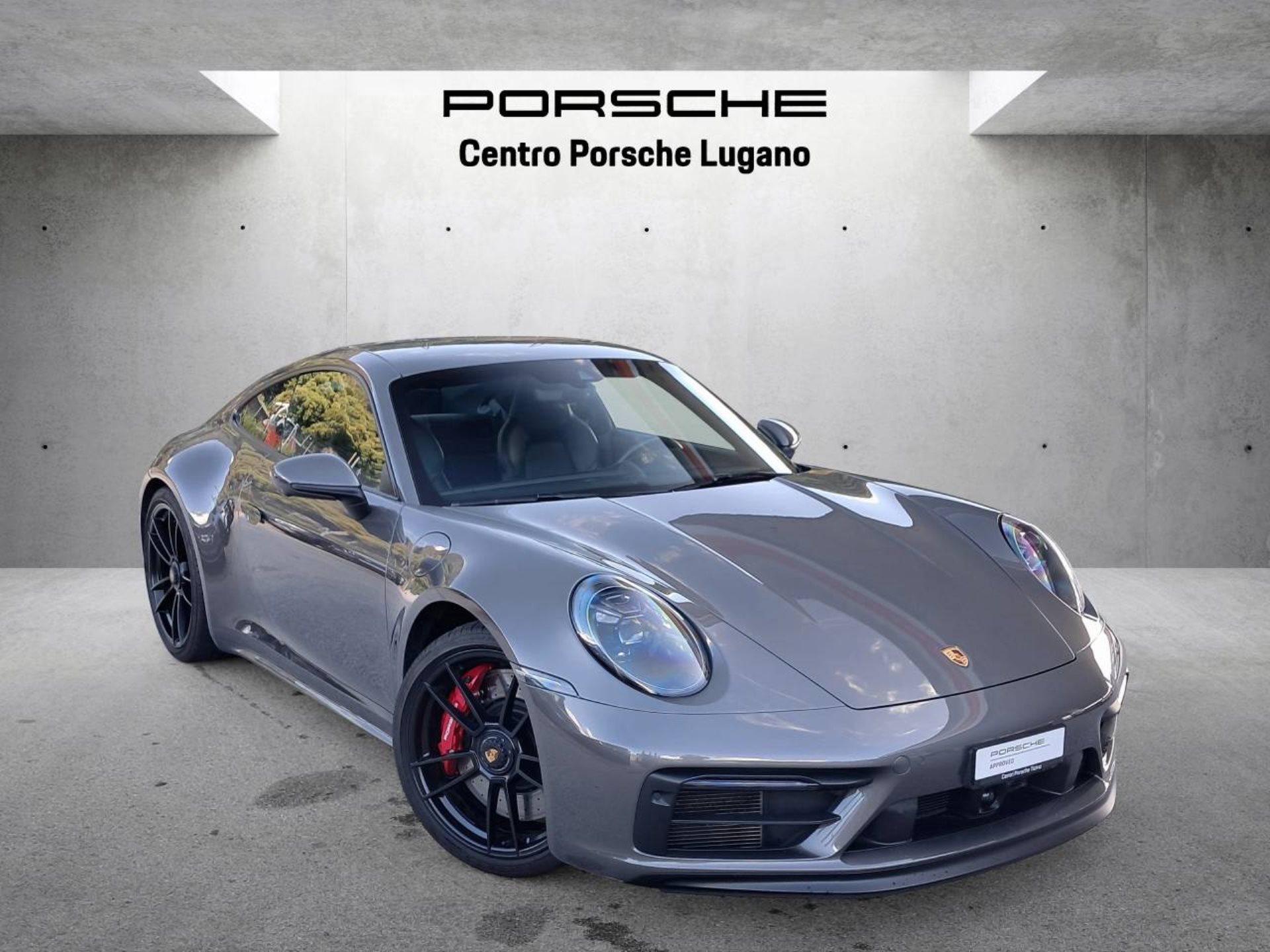 PORSCHE 911 Carrera 4 GTS-image-0