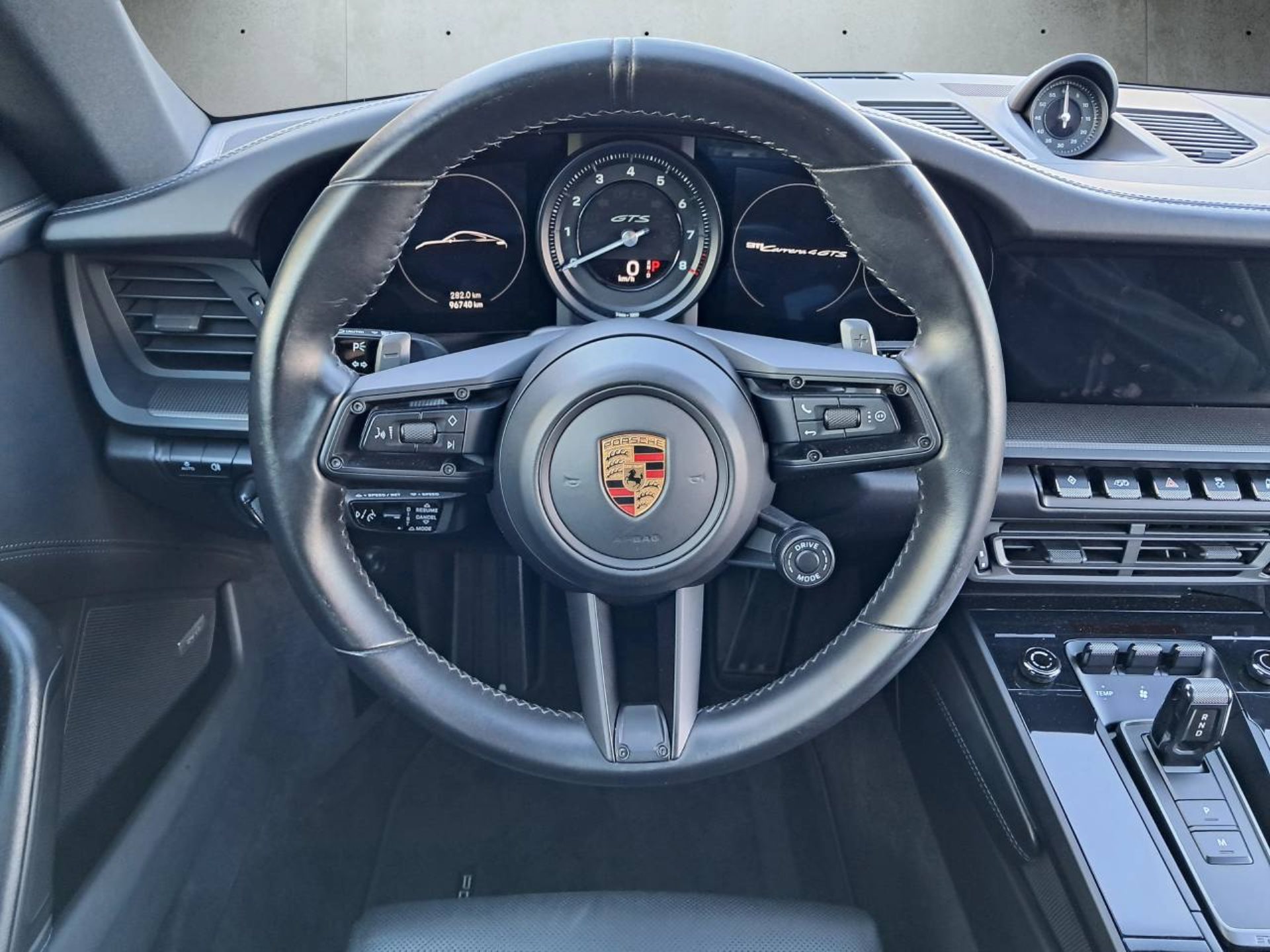 PORSCHE 911 Carrera 4 GTS-image-11