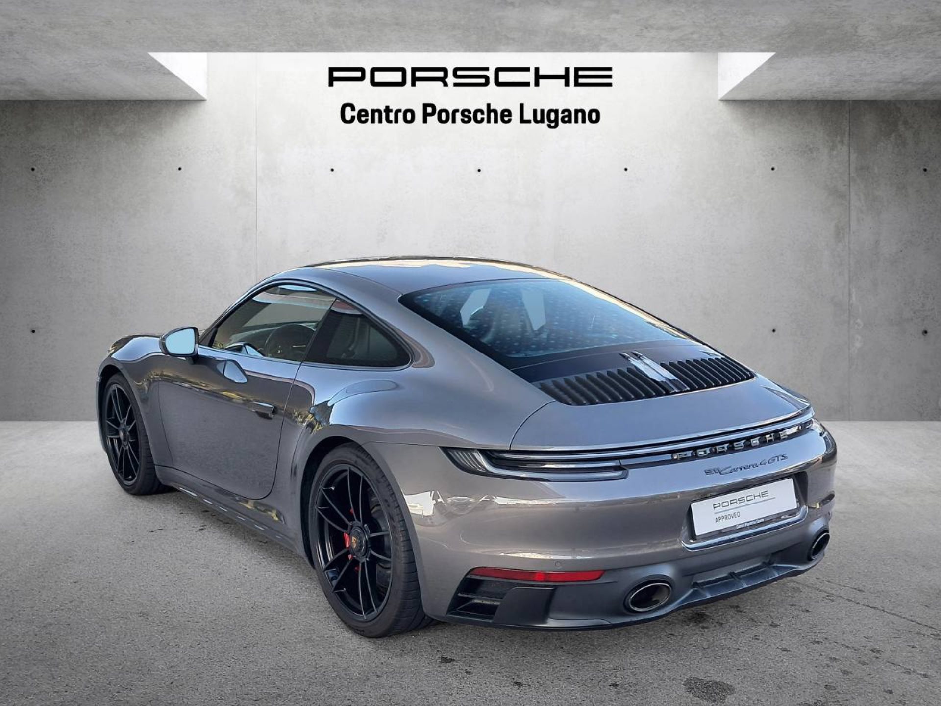 PORSCHE 911 Carrera 4 GTS-image-6