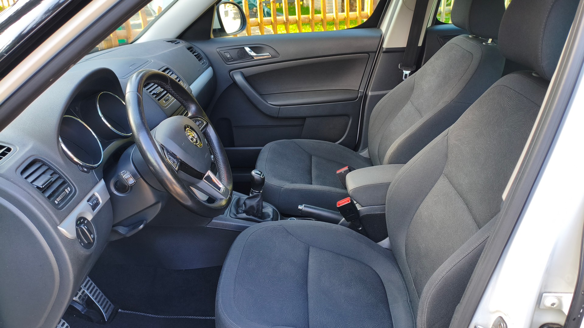 SKODA Yeti 1.6 TDI GreenLine Ambition 4x2-image-9