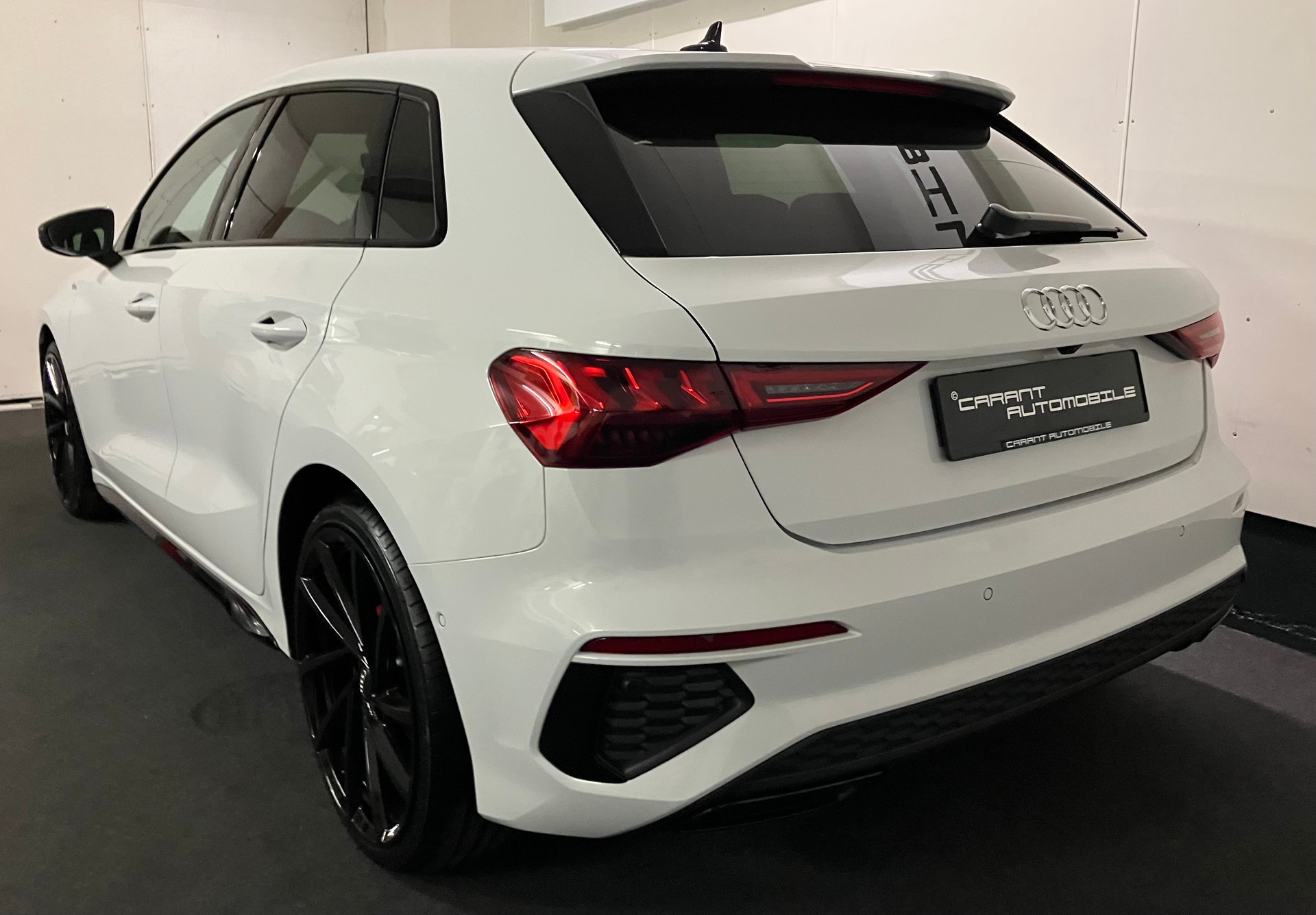 AUDI A3 Sportback 35 TFSI S line S-tronic-image-6