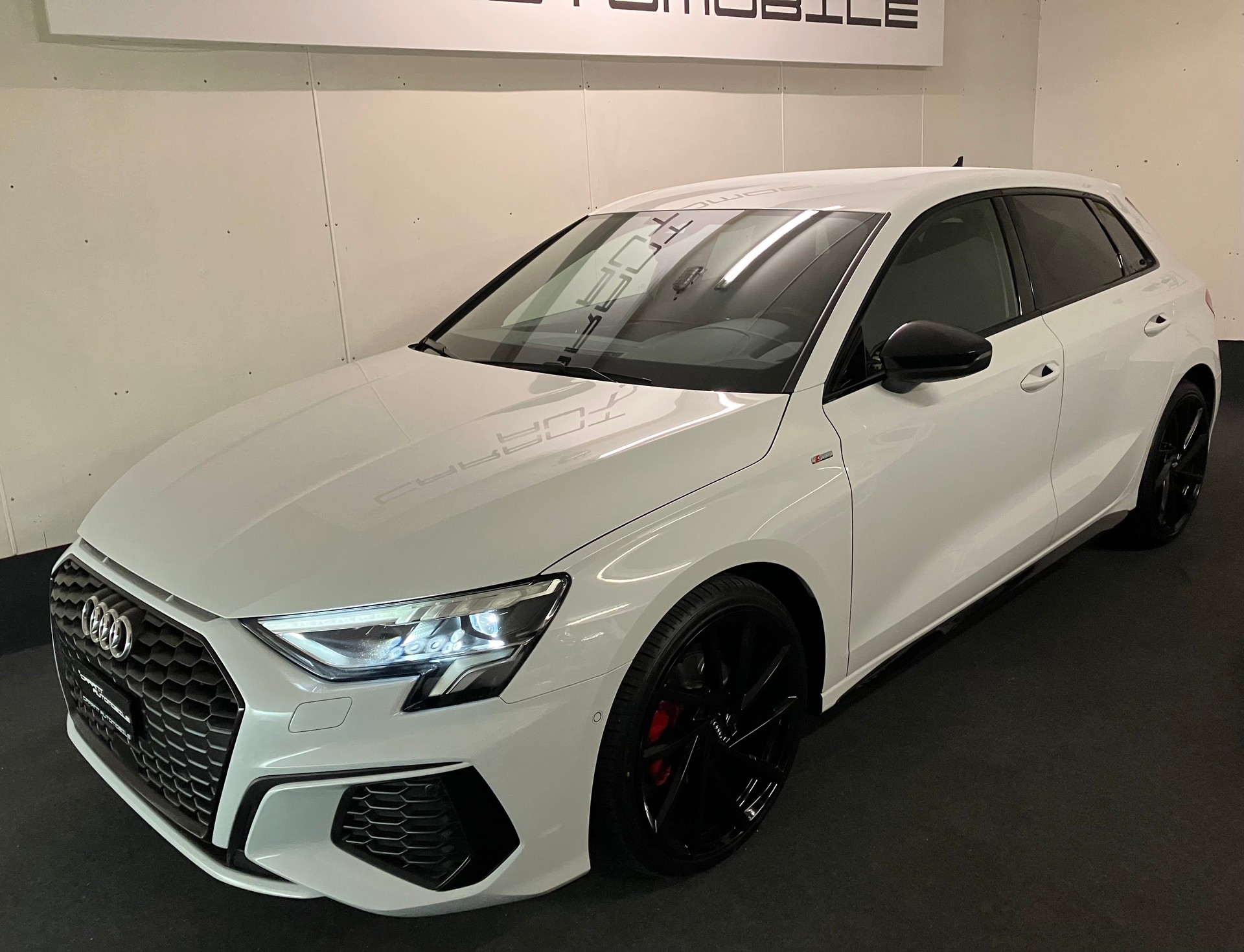 AUDI A3 Sportback 35 TFSI S line S-tronic-image-1