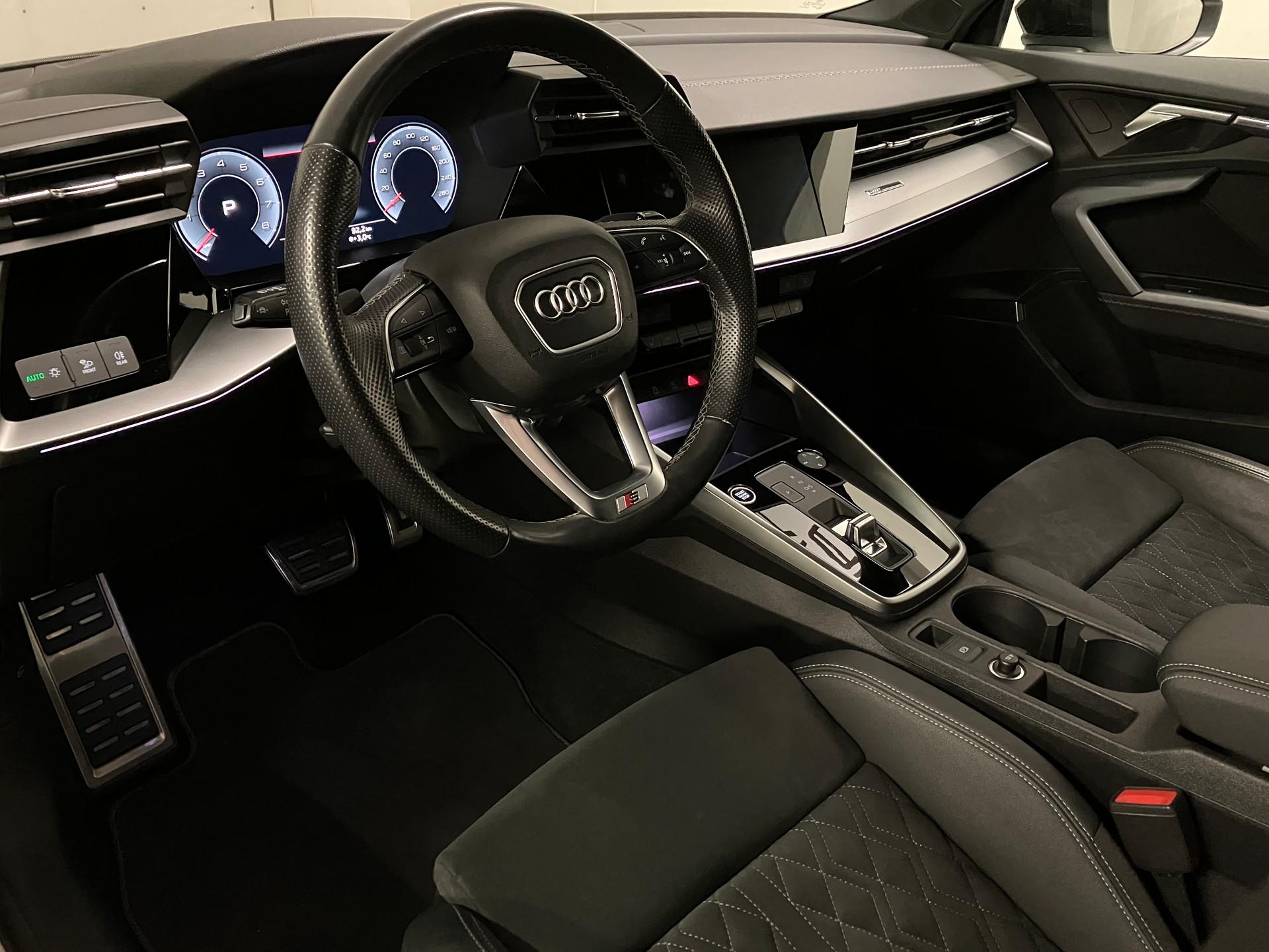 AUDI A3 Sportback 35 TFSI S line S-tronic-image-7