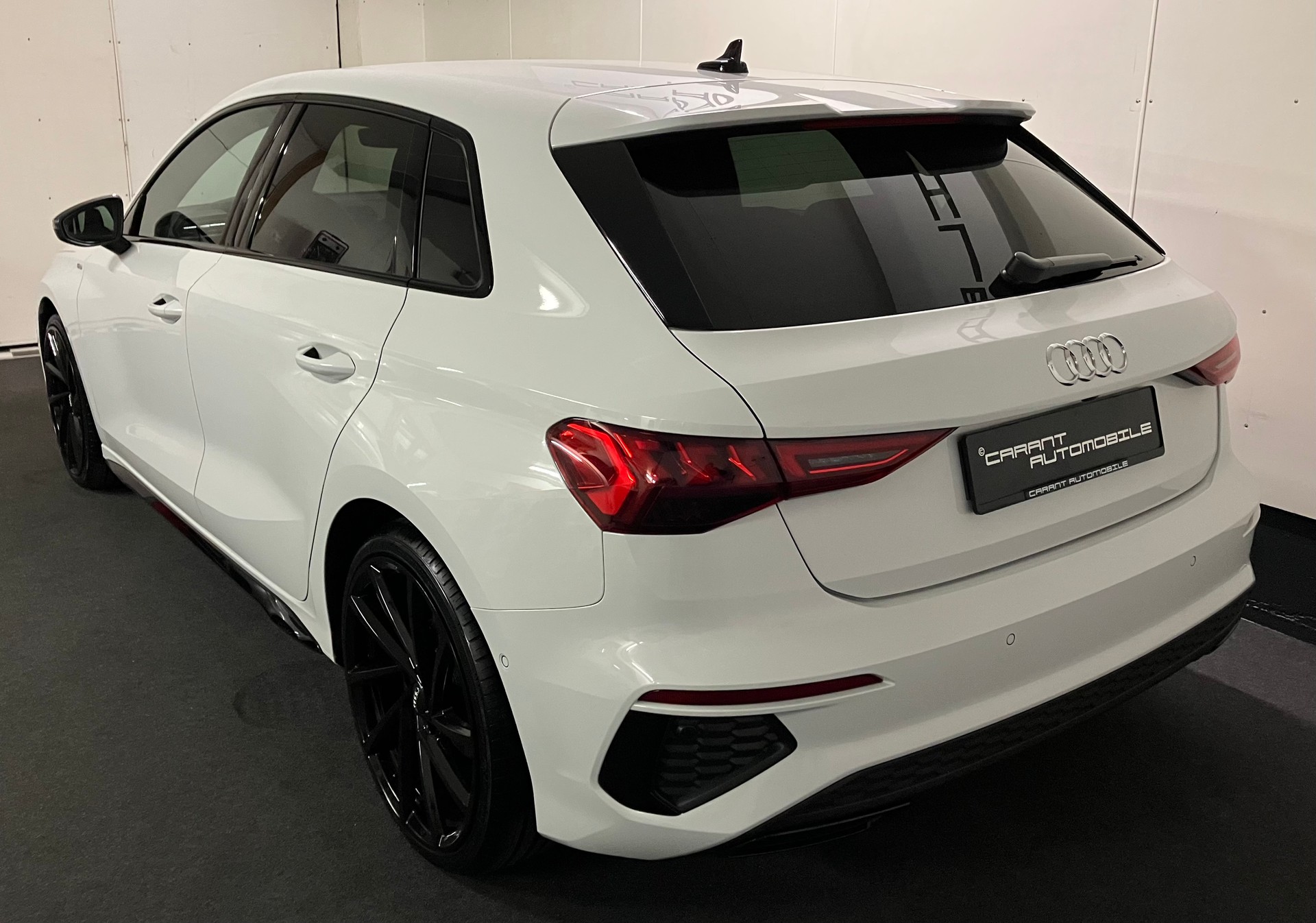 AUDI A3 Sportback 35 TFSI S line S-tronic-image-4