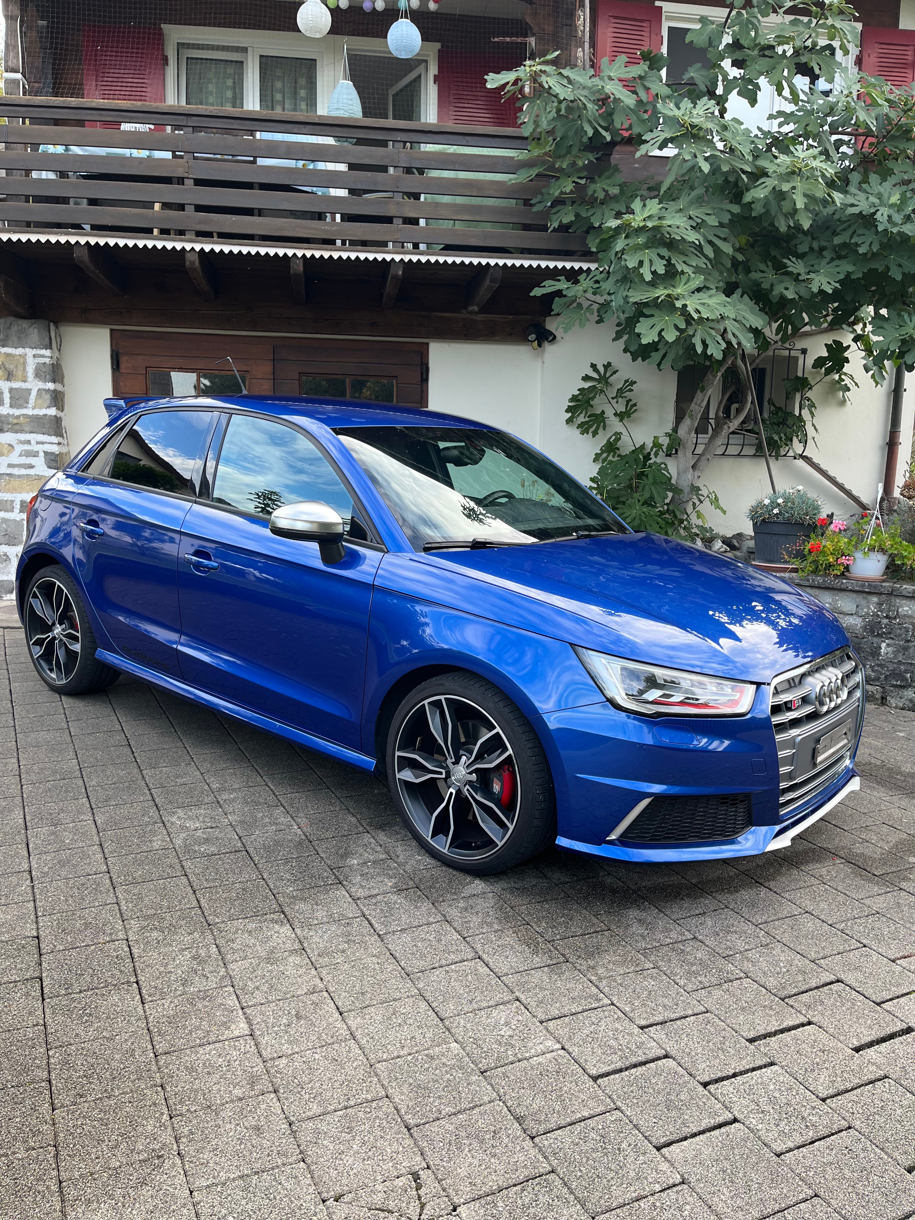 Car photo