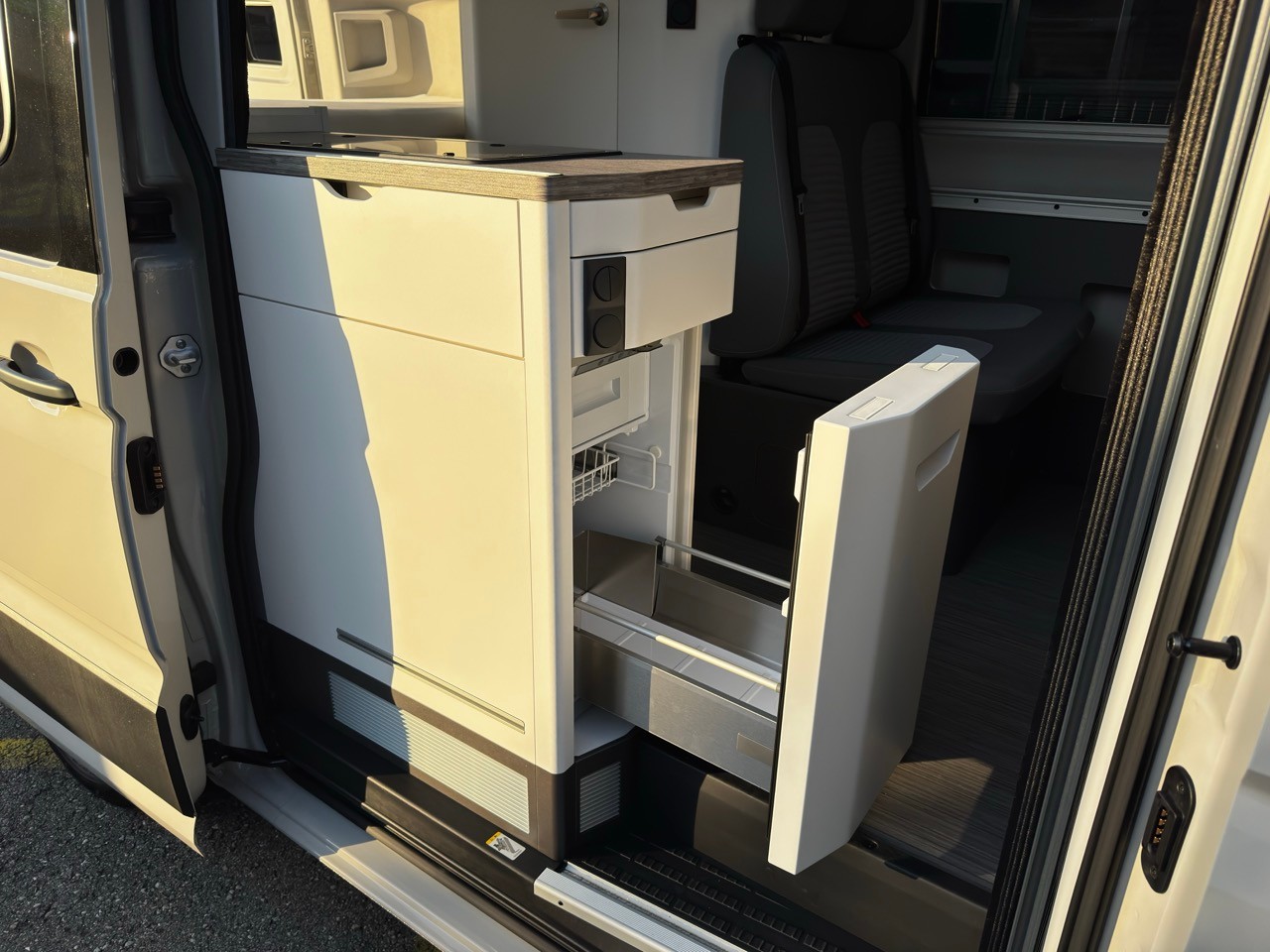 VW Grand California Dune 600 2.0 BI-TDI (4 Plätzer - Kategorie B – 3.5t)-image-14
