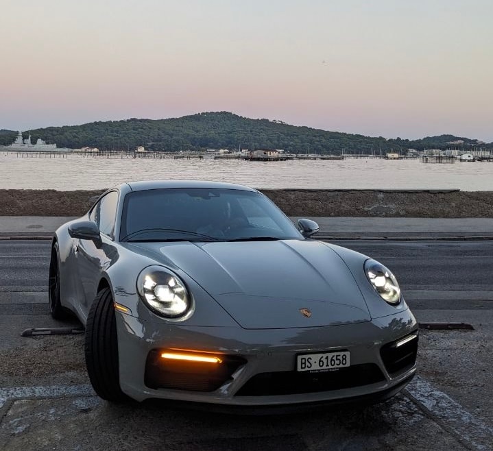 PORSCHE 911 Carrera 4 GTS PDK-image-1