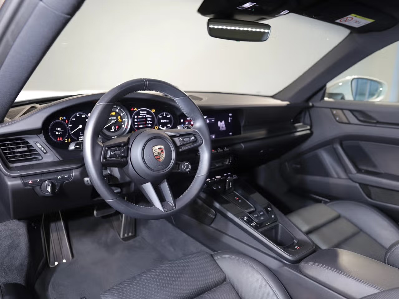 PORSCHE 911 Carrera 4 GTS PDK-image-6
