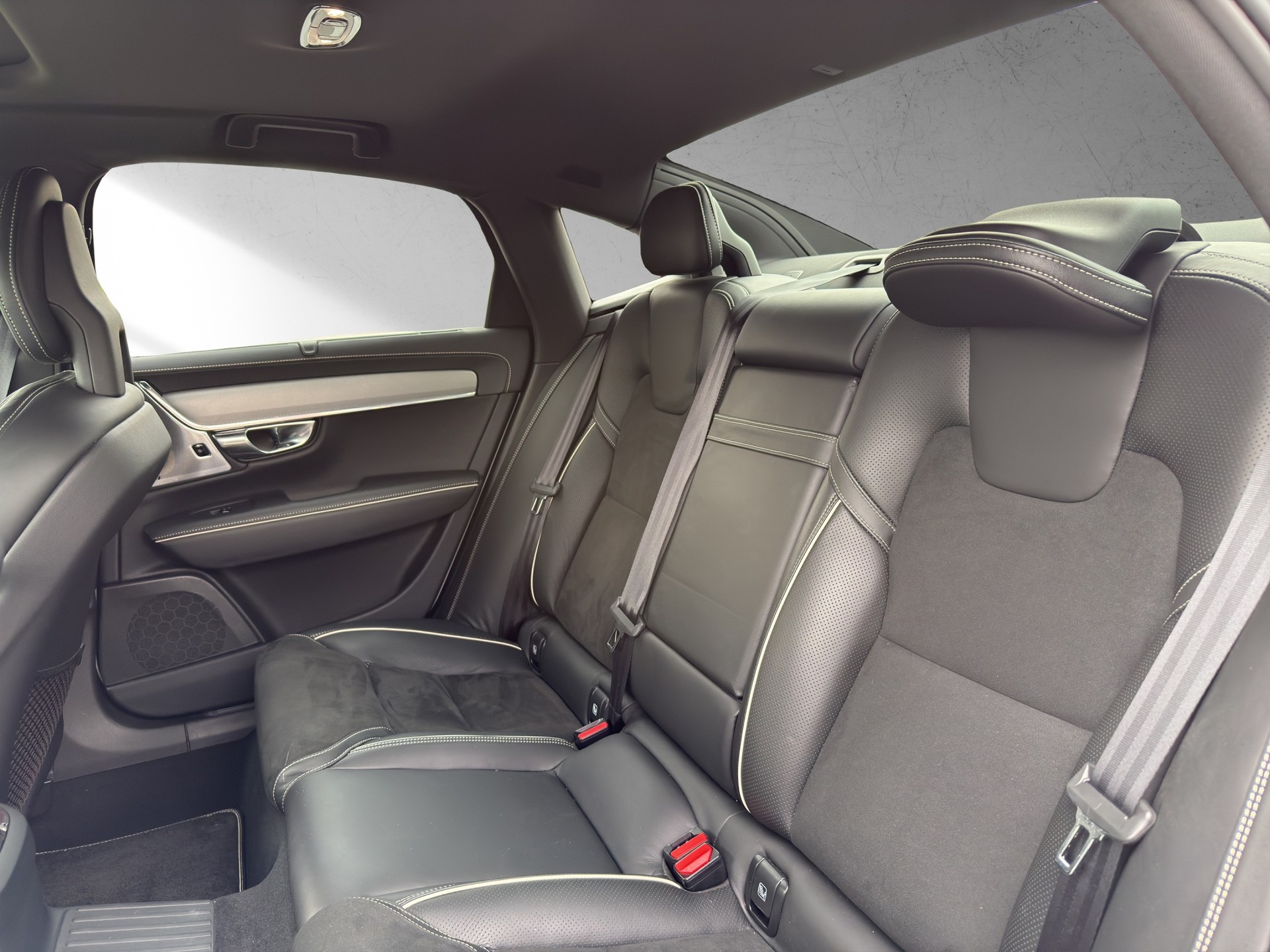 VOLVO S90 T8 eAWD Twin Engine R-Design Geartronic-image-9