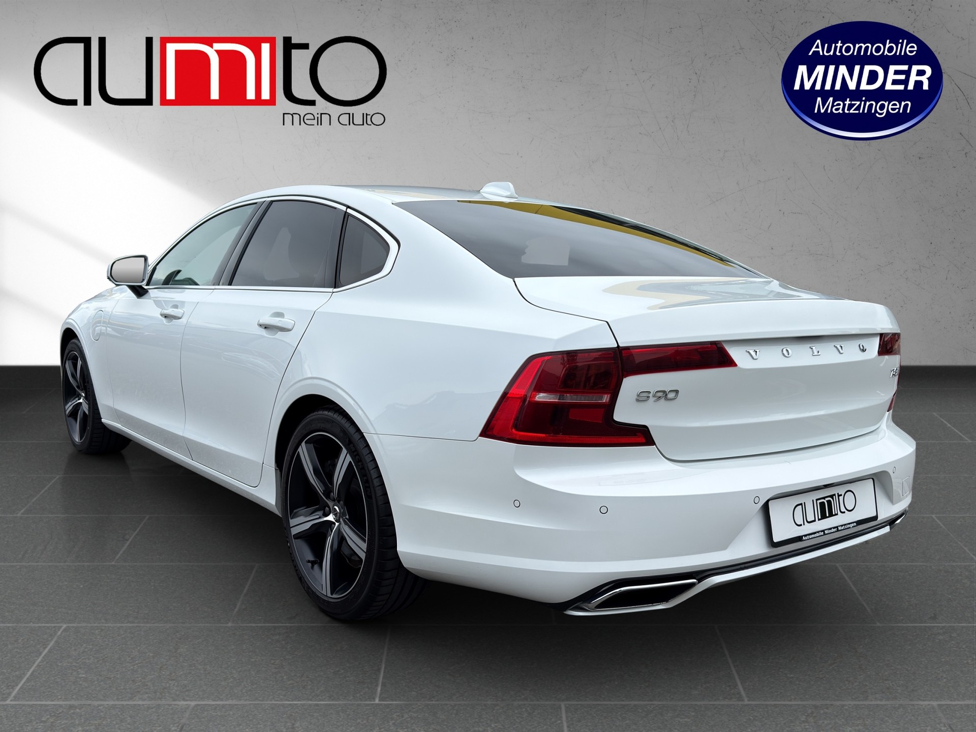VOLVO S90 T8 eAWD Twin Engine R-Design Geartronic-image-4
