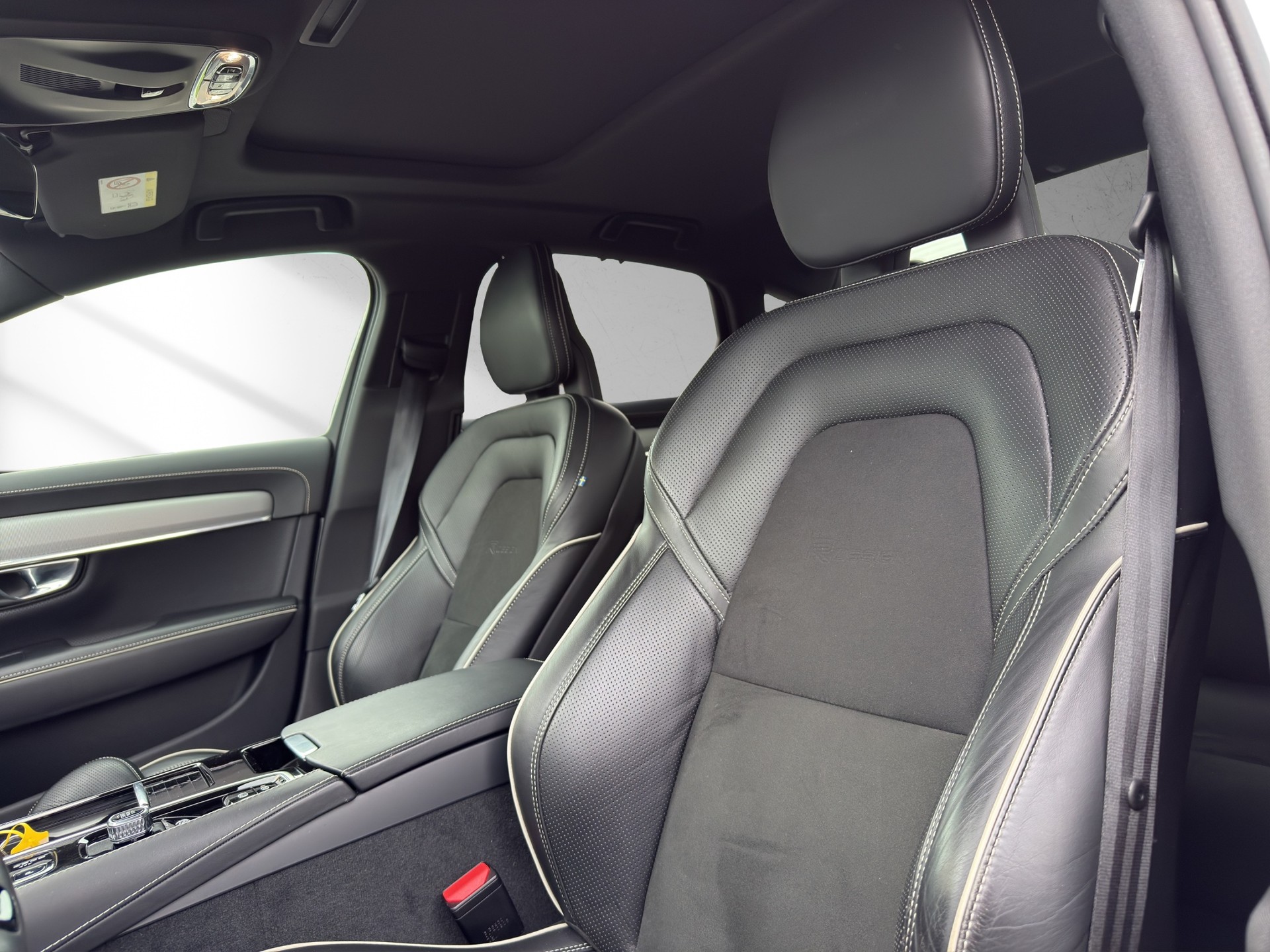 VOLVO S90 T8 eAWD Twin Engine R-Design Geartronic-image-7