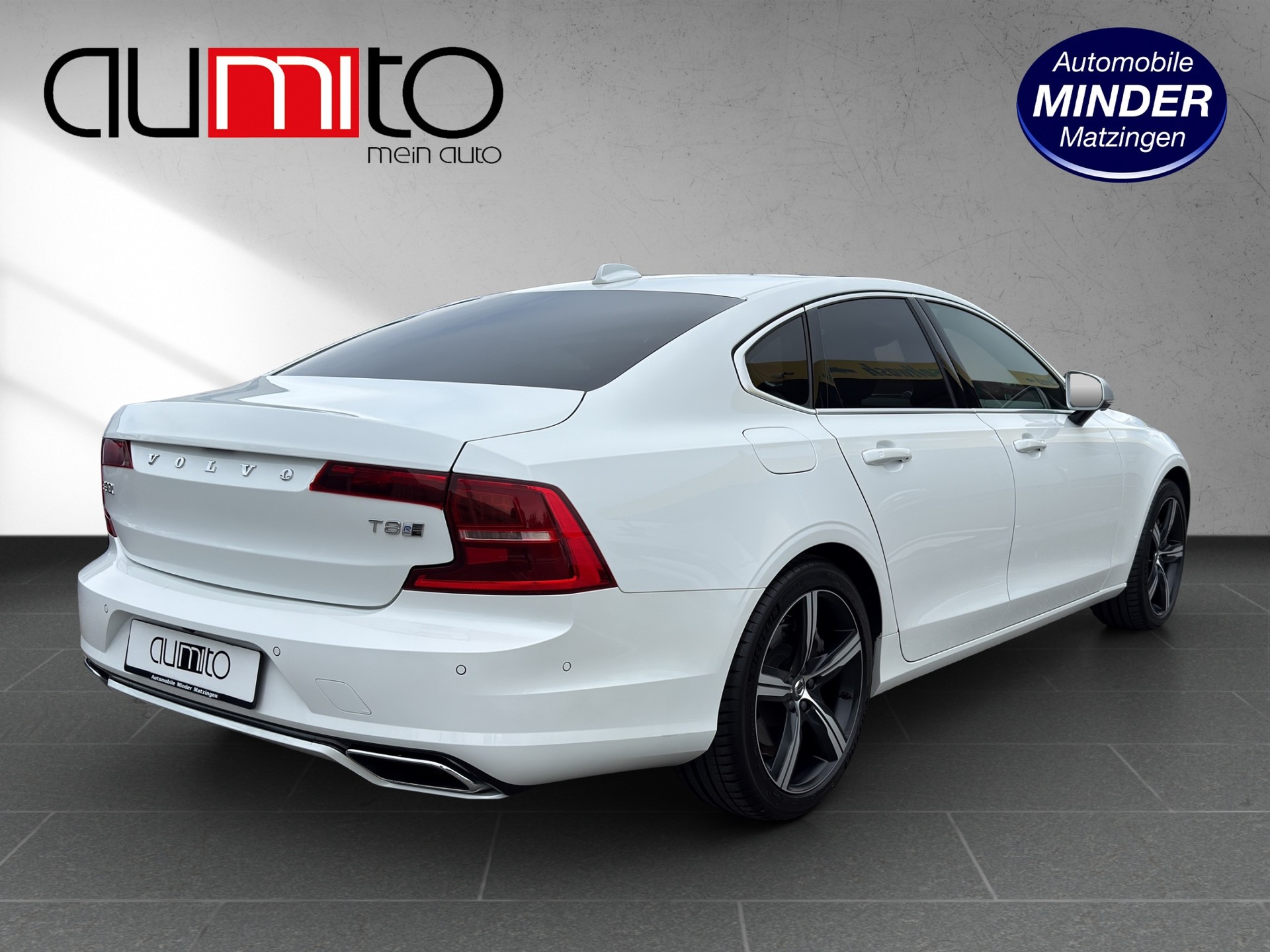 VOLVO S90 T8 eAWD Twin Engine R-Design Geartronic-image-2