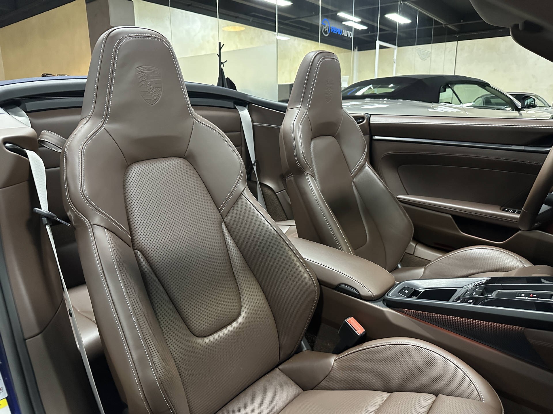 PORSCHE 911 Carrera GTS Cabriolet PDK-image-10