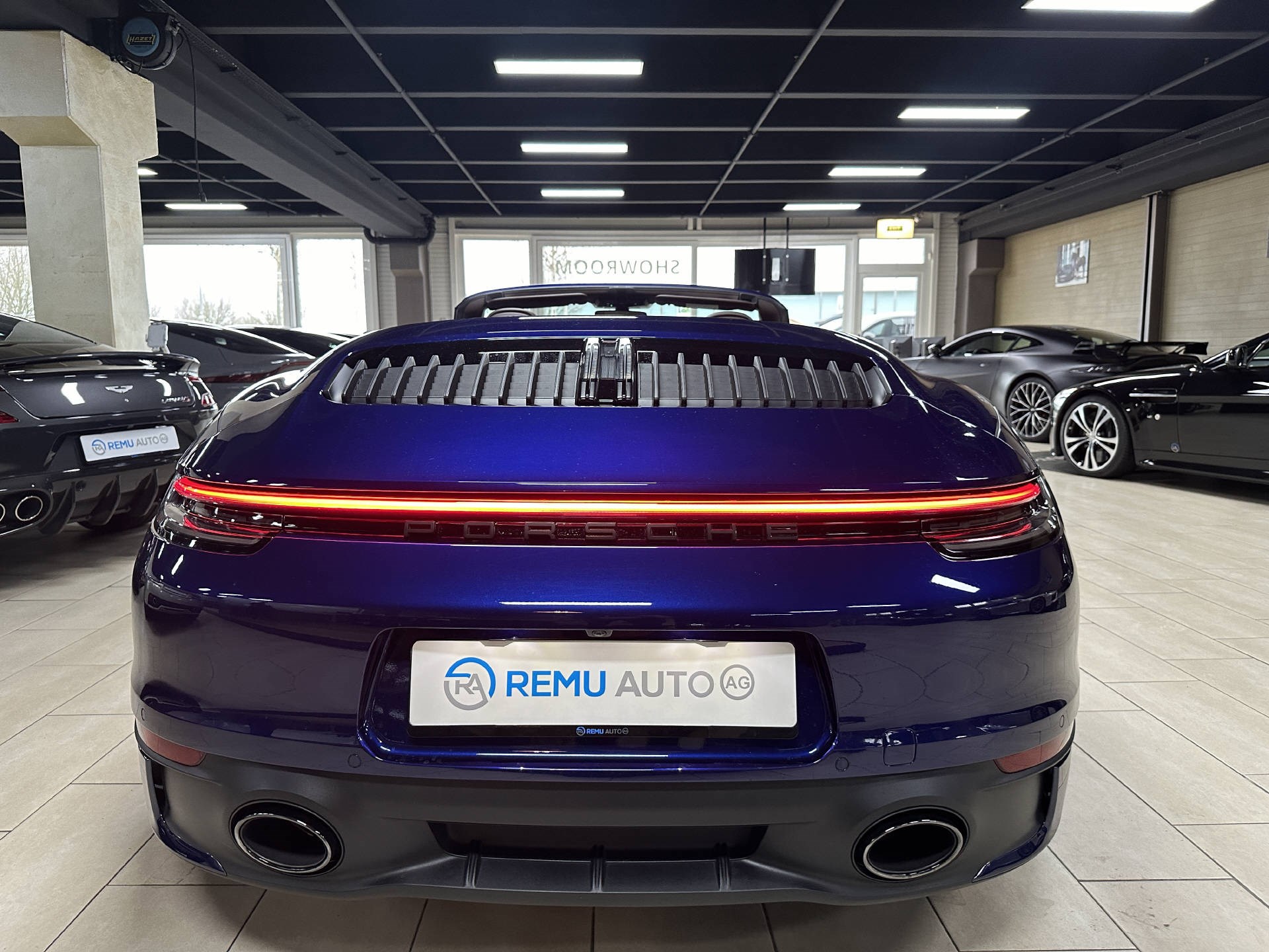 PORSCHE 911 Carrera GTS Cabriolet PDK-showroom-element-2