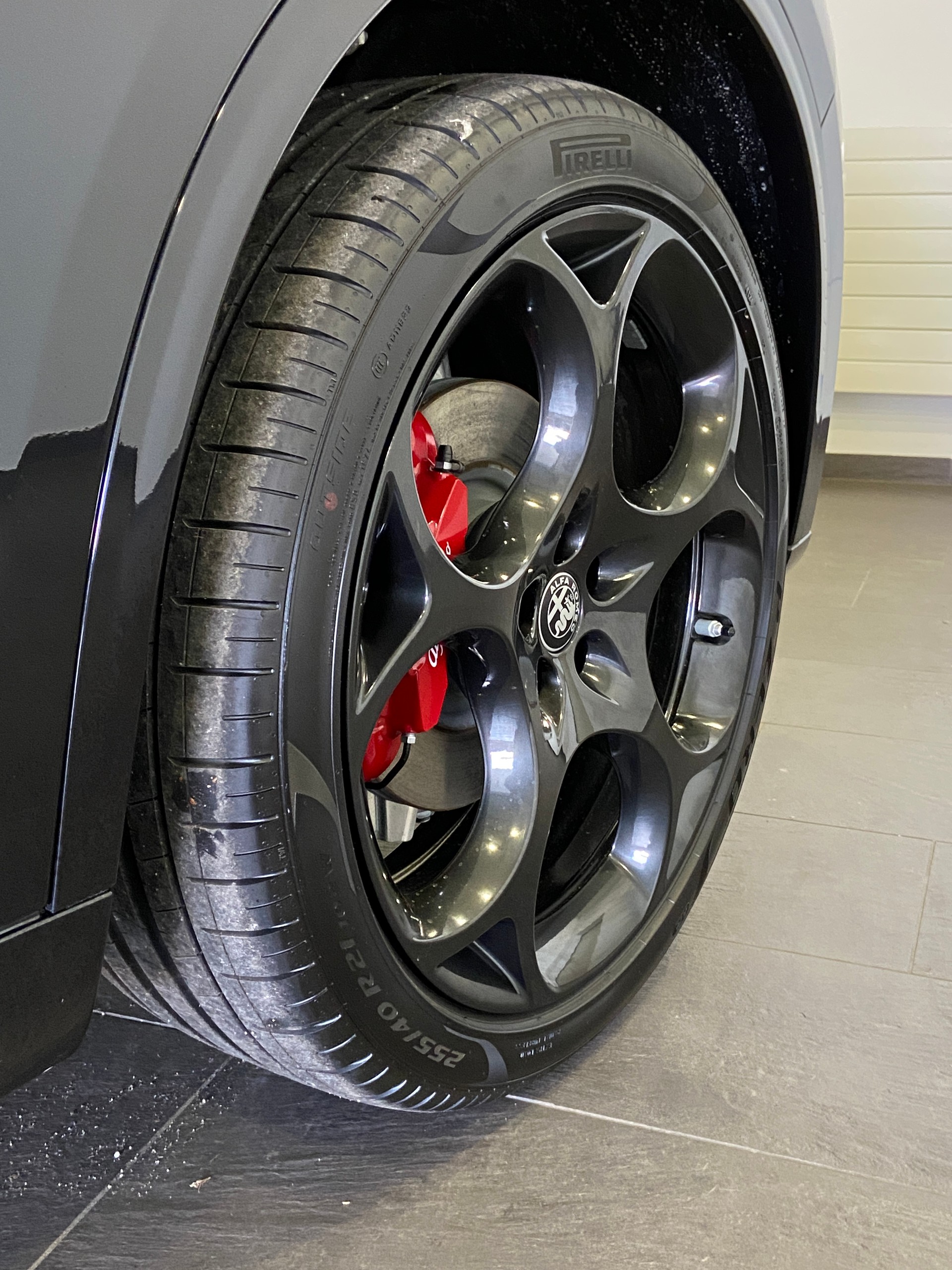 ALFA ROMEO Stelvio 2.0 Veloce Pack Tow Hook 21" Q4 AT8-image-5