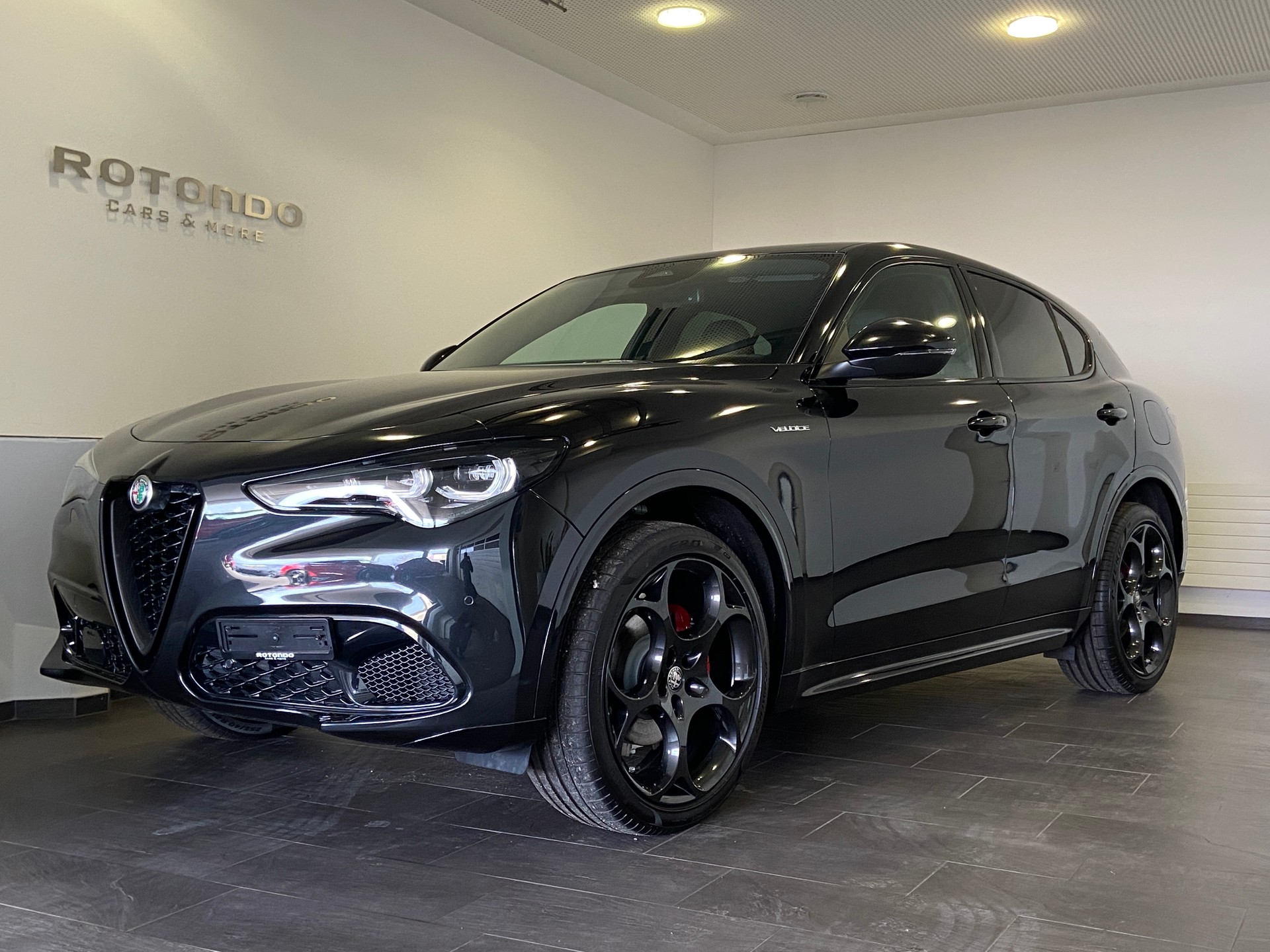 ALFA ROMEO Stelvio 2.0 Veloce Pack Tow Hook 21" Q4 AT8-image-1