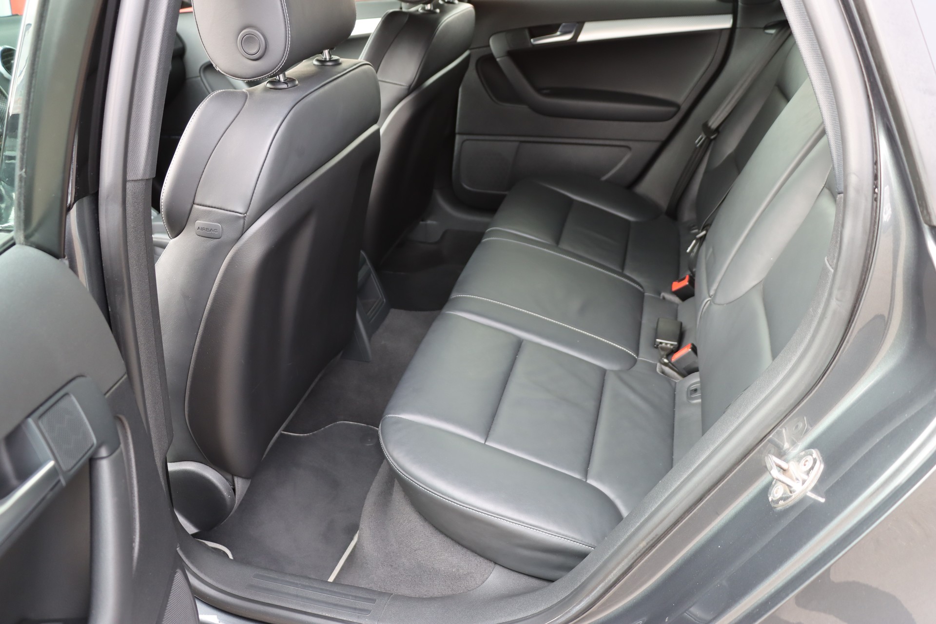 AUDI RS3 Sportback 2.5 TFSI quattro-image-17