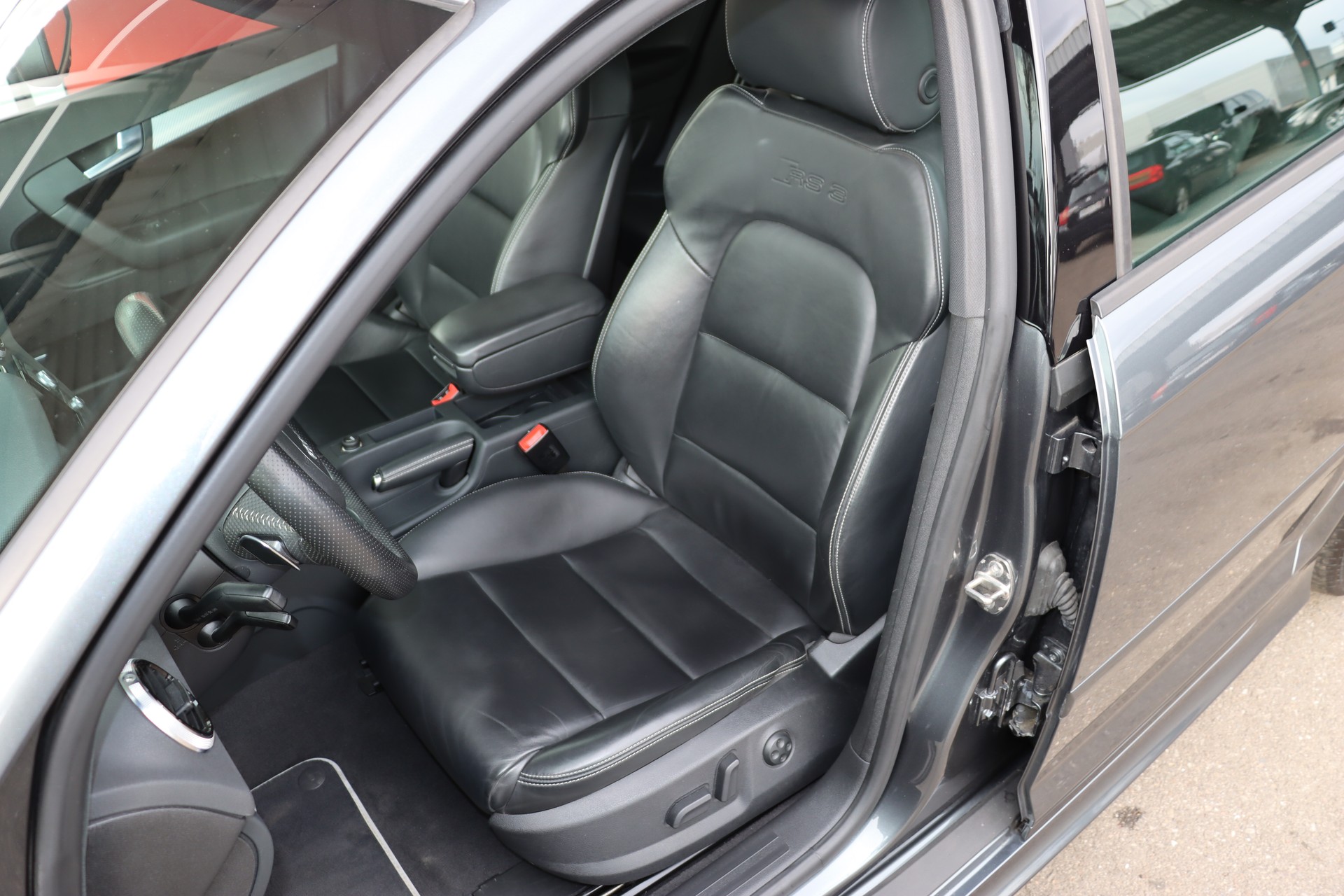 AUDI RS3 Sportback 2.5 TFSI quattro-image-11