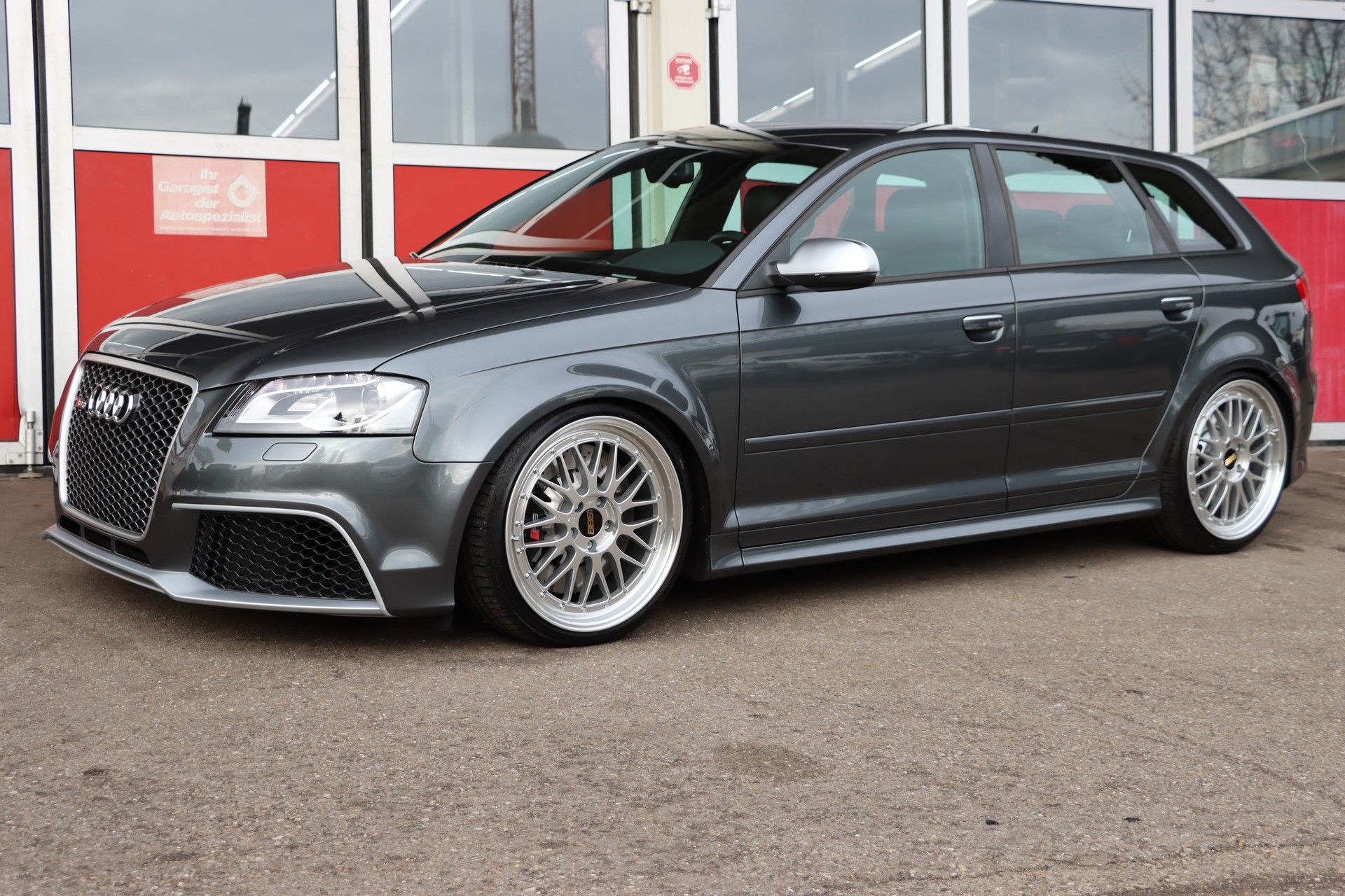 AUDI RS3 Sportback 2.5 TFSI quattro-image-4