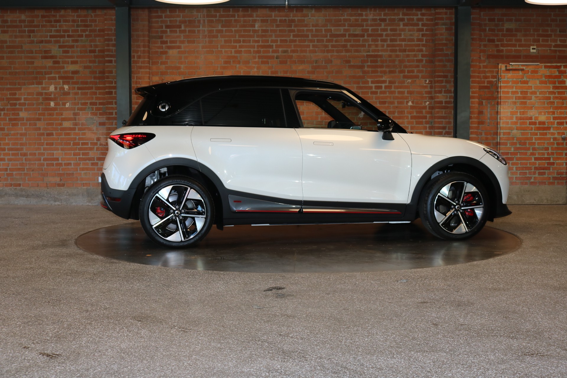 SMART #1 66 kWh Brabus AWD, 428 PS, Aktions-Leasing 0% oder Cash-Prämie CHF 4'000.-, in 2-3 Wochen verfügbar-image-7