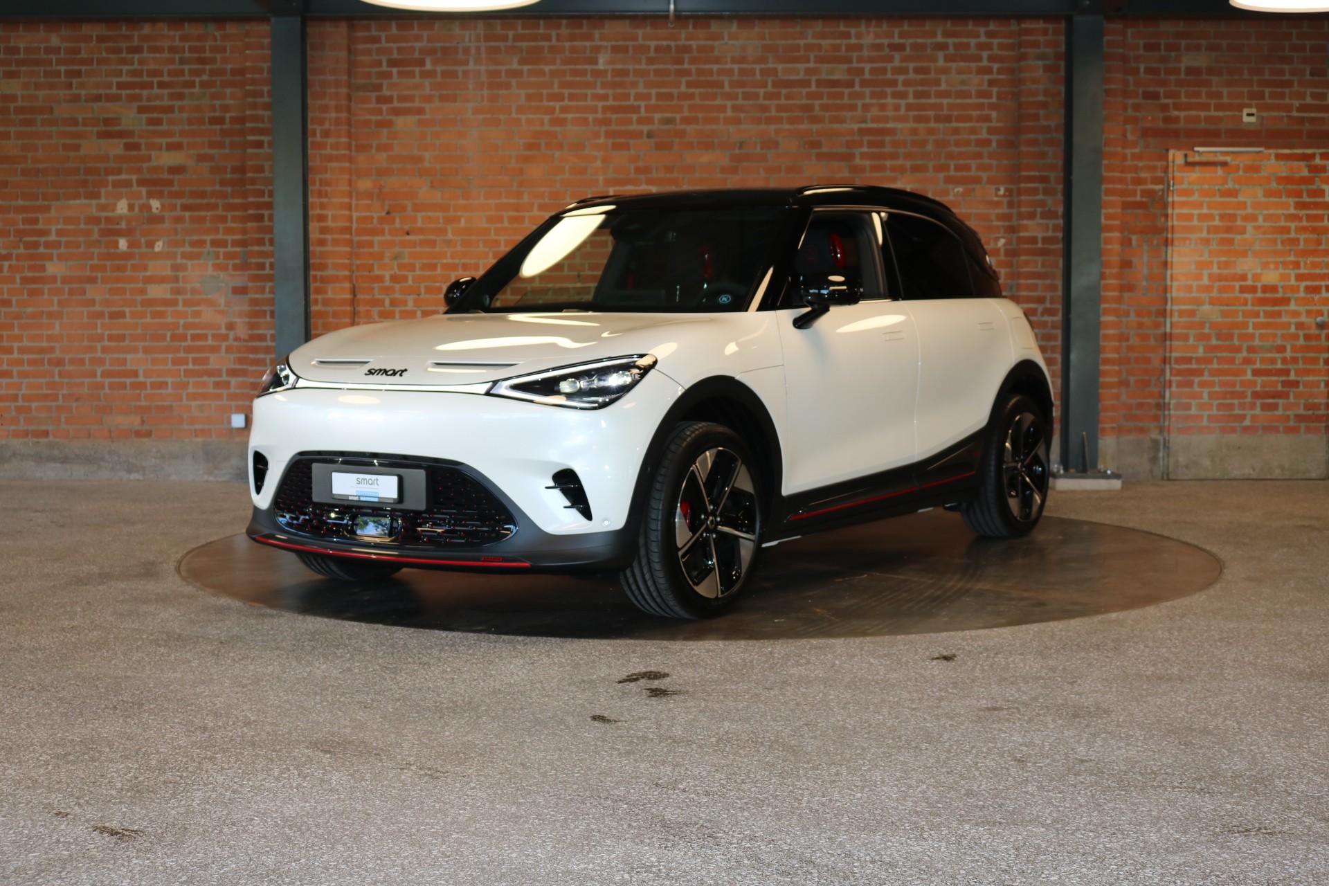 SMART #1 66 kWh Brabus AWD, 428 PS, Aktions-Leasing 0% oder Cash-Prämie CHF 4'000.-, in 2-3 Wochen verfügbar-image-0