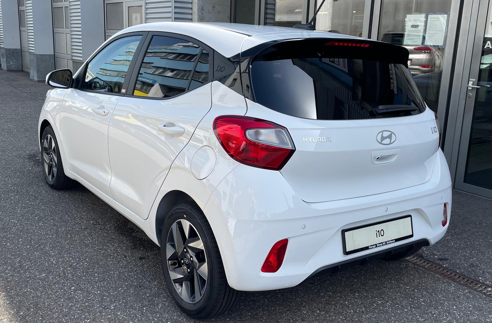 HYUNDAI i10 1.2 Amplia AMT5-image-2