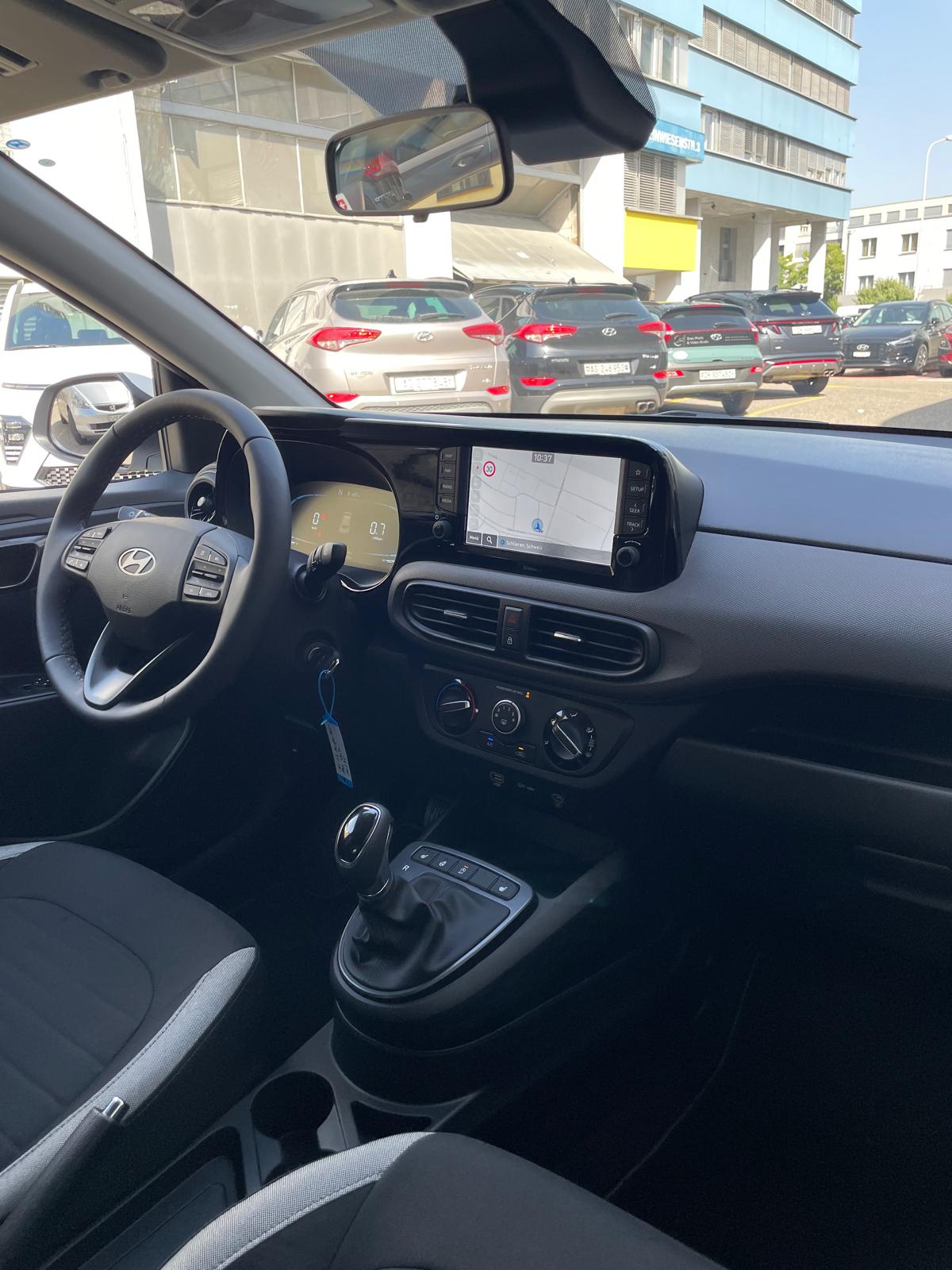 HYUNDAI i10 1.2 Amplia AMT5-image-8