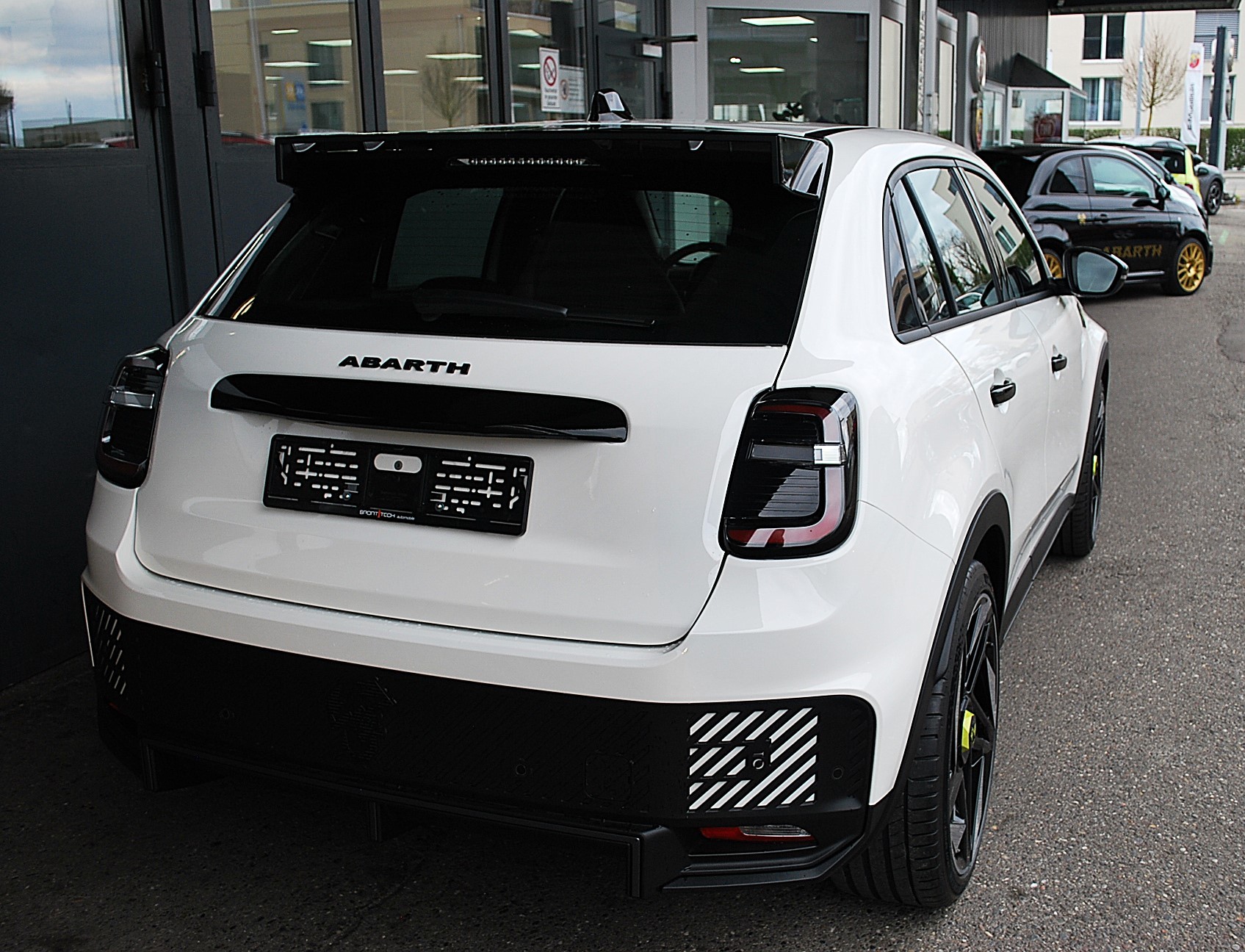 FIAT Abarth 600e Turismo-image-5