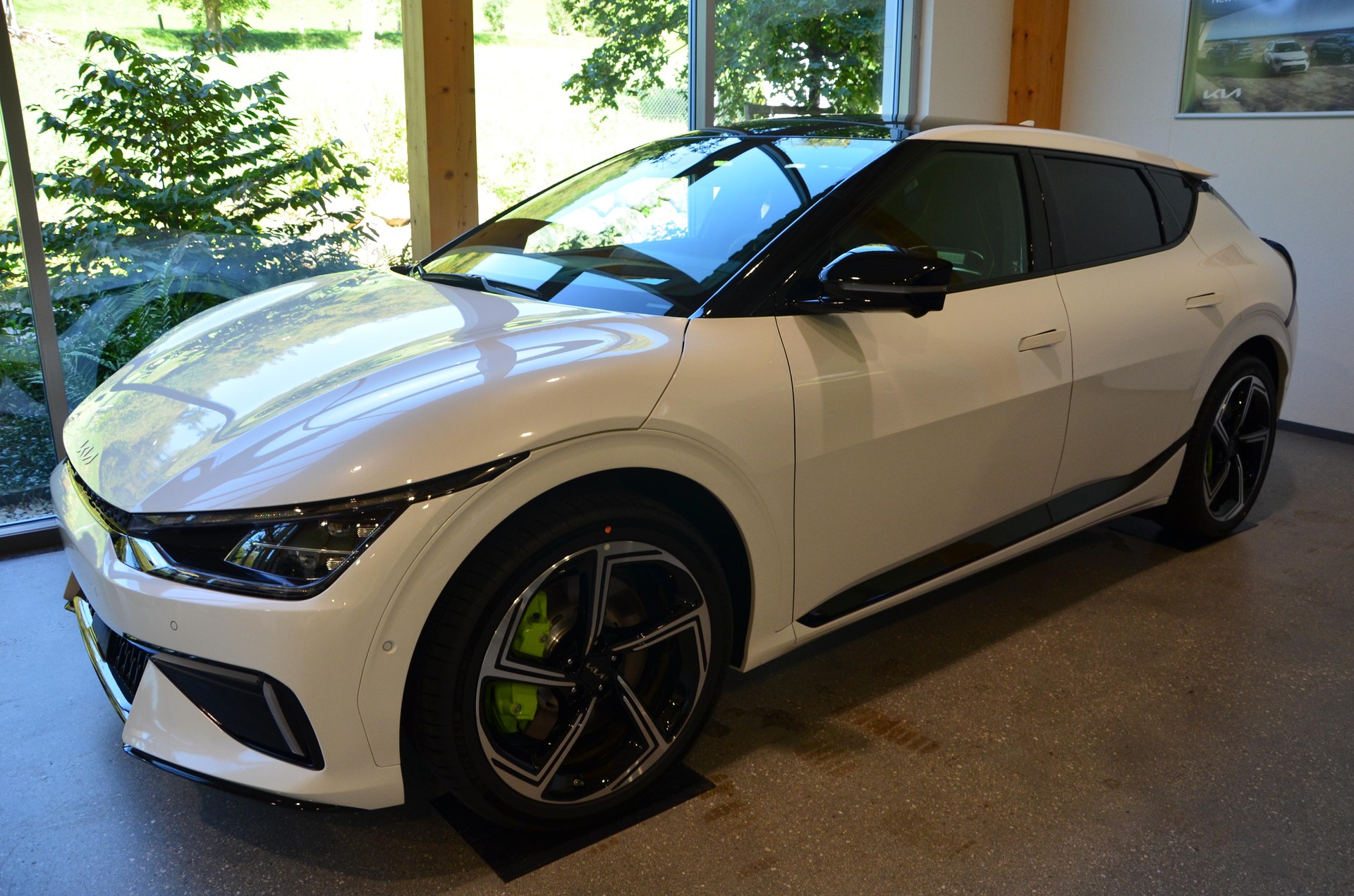 KIA EV6 77.4 kWh GT 4x4-image-1