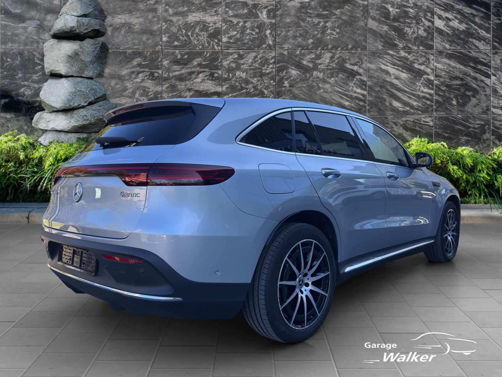 MERCEDES-BENZ EQC 400 AMG Line 4Matic-image-5