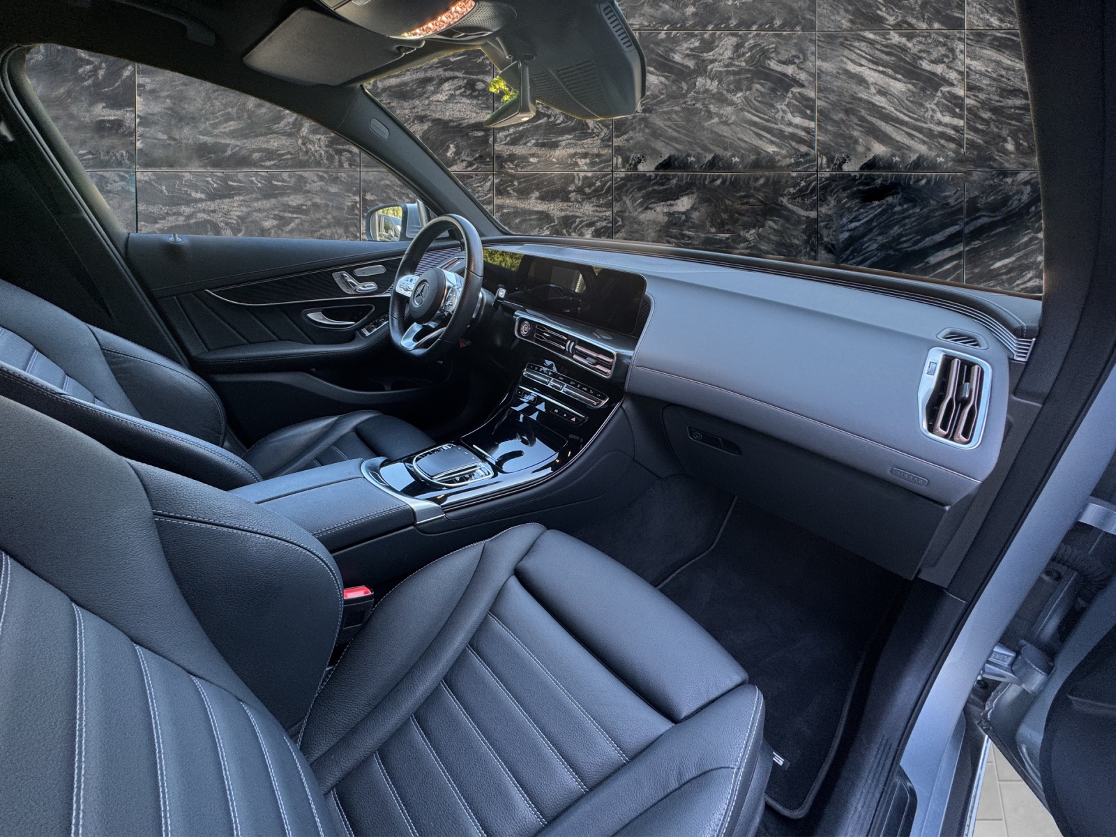 MERCEDES-BENZ EQC 400 AMG Line 4Matic-image-13