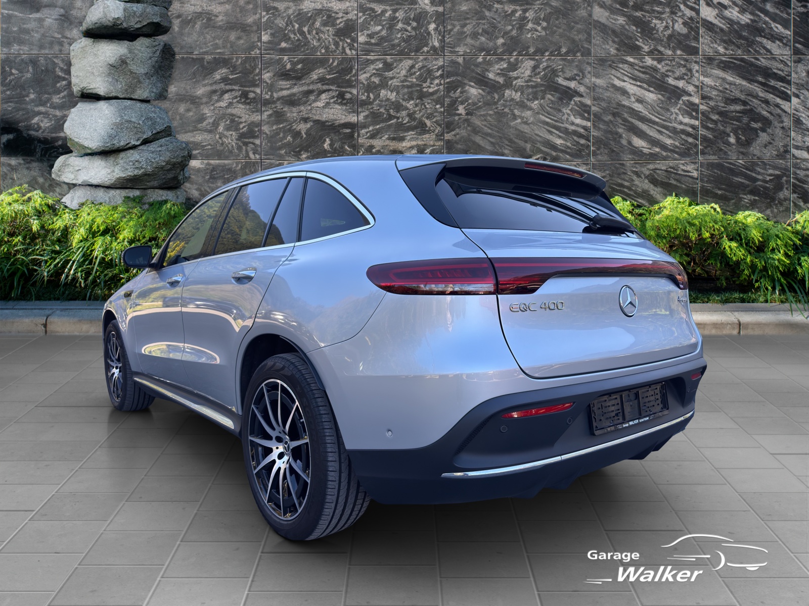 MERCEDES-BENZ EQC 400 AMG Line 4Matic-image-2