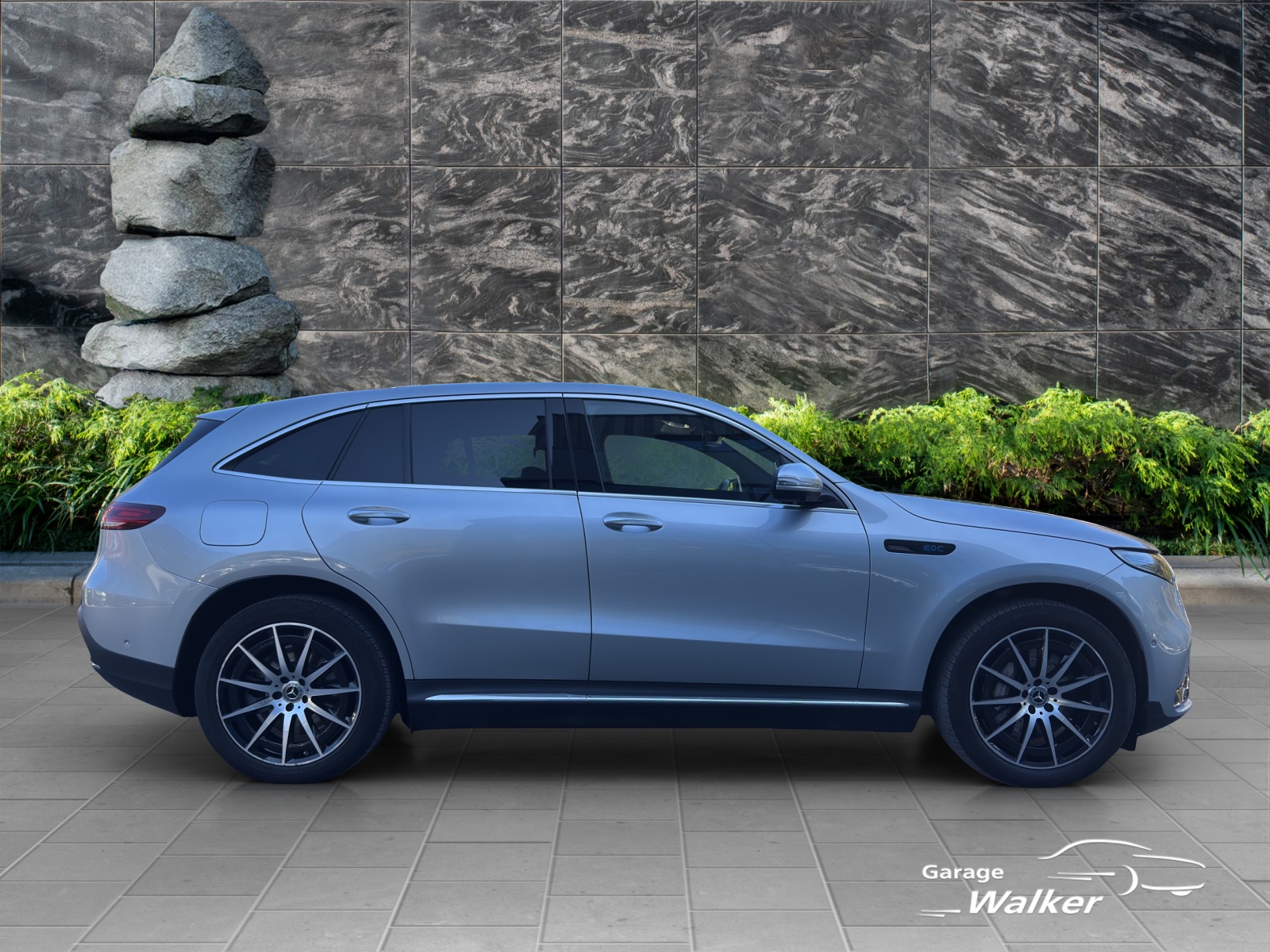 MERCEDES-BENZ EQC 400 AMG Line 4Matic-image-6