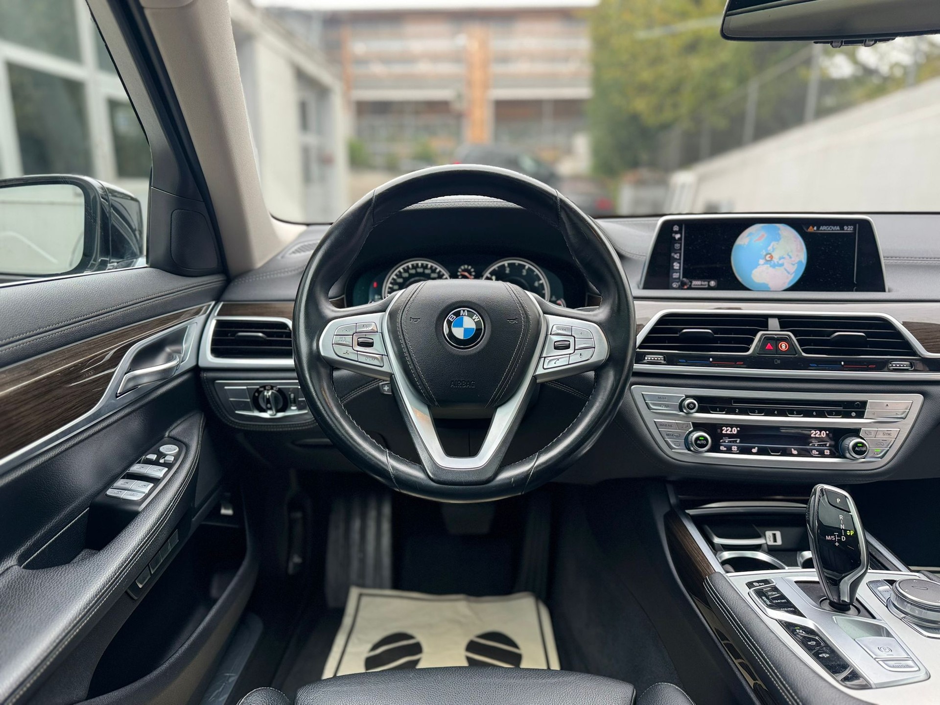BMW 730Ld xDrive Steptronic-image-11
