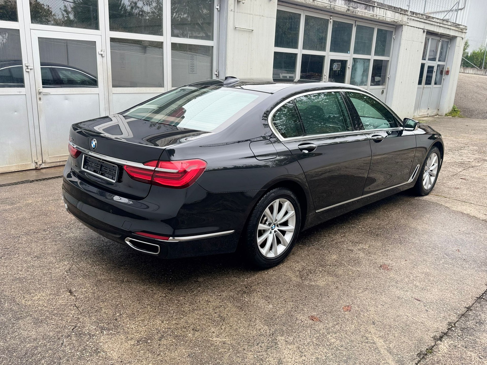 BMW 730Ld xDrive Steptronic-image-3