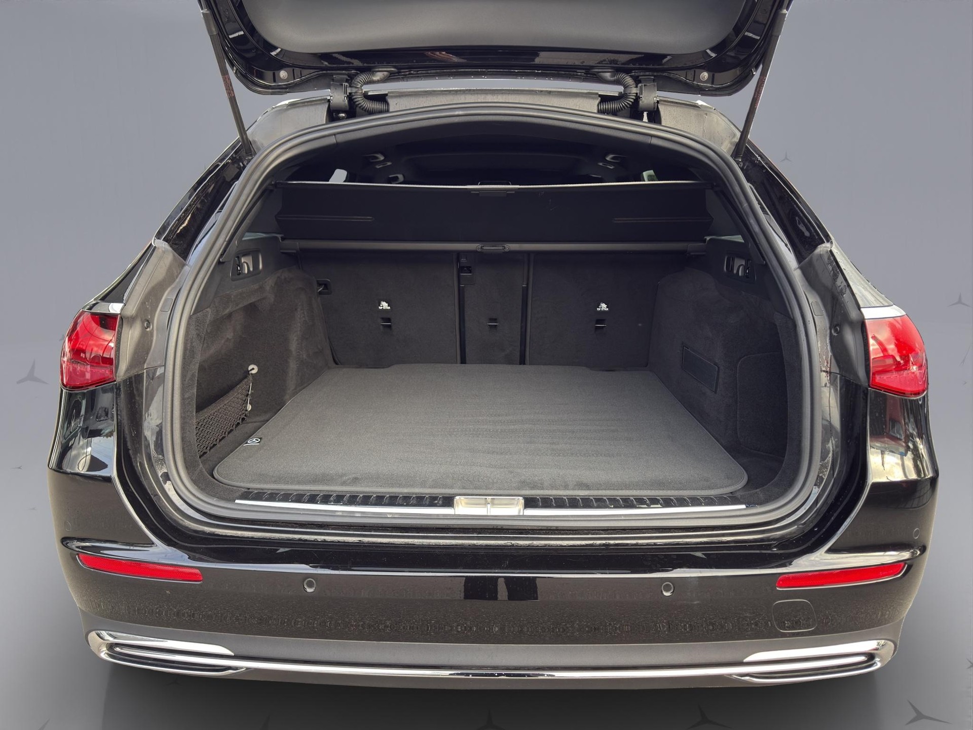 MERCEDES-BENZ E 220 d Exclusive 4matic Kombi-image-18
