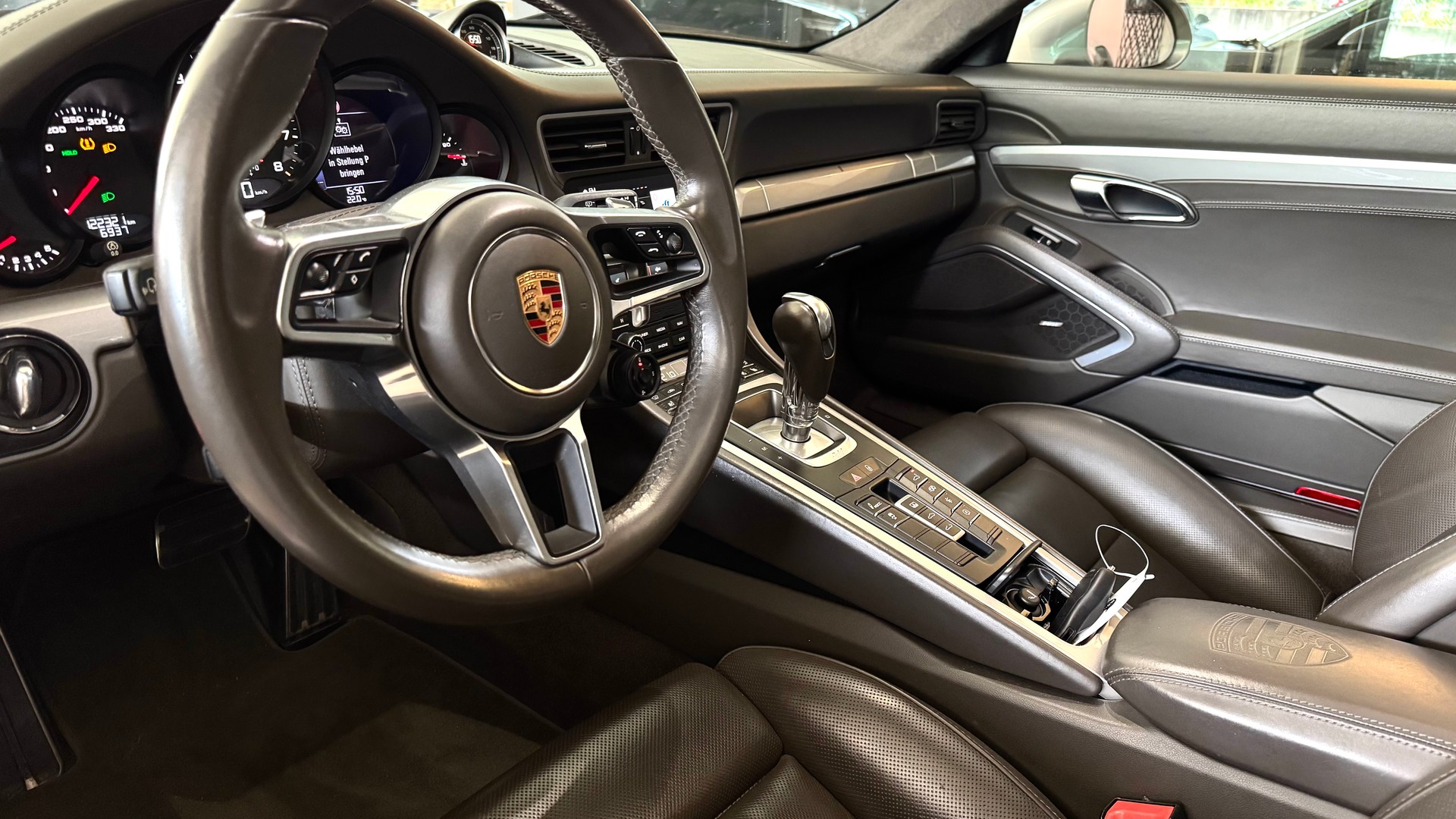 PORSCHE 911 Carrera 4S PDK-image-8