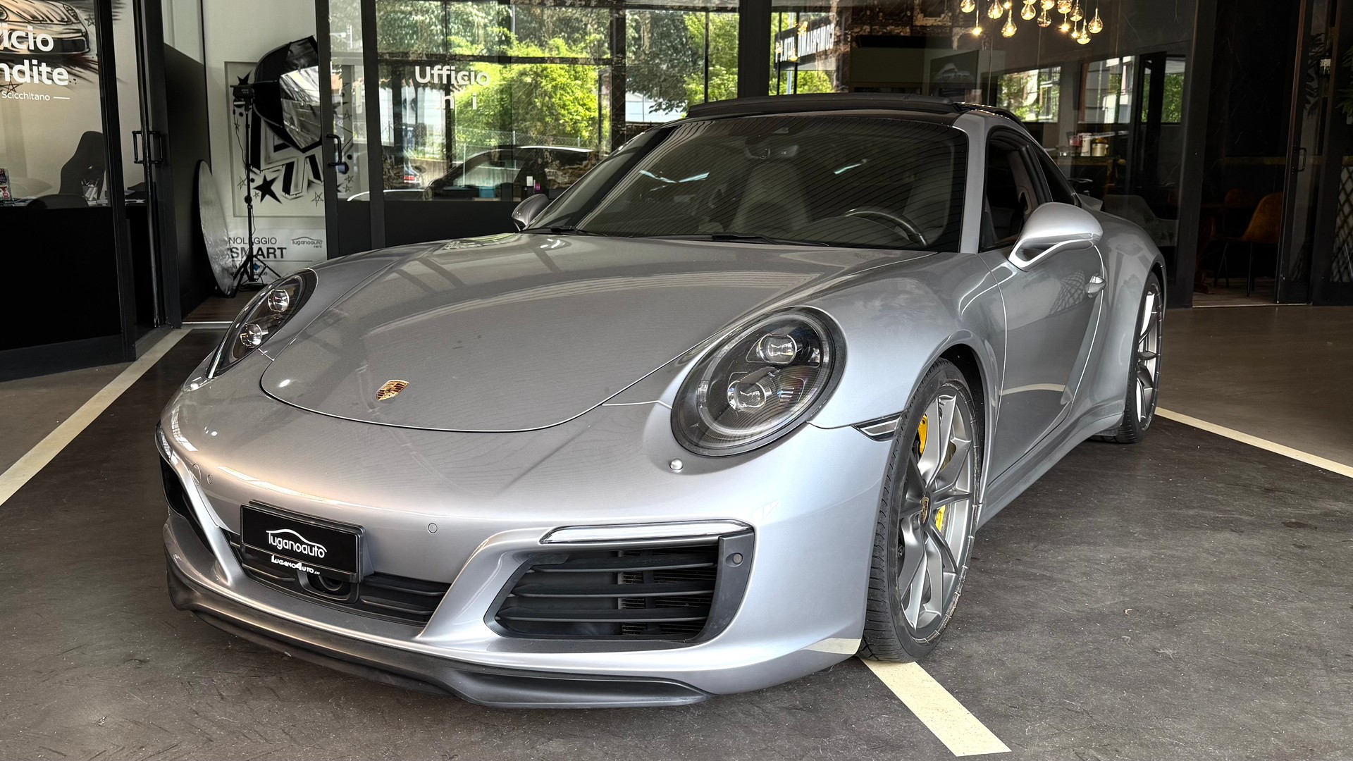 PORSCHE 911 Carrera 4S PDK-image-0