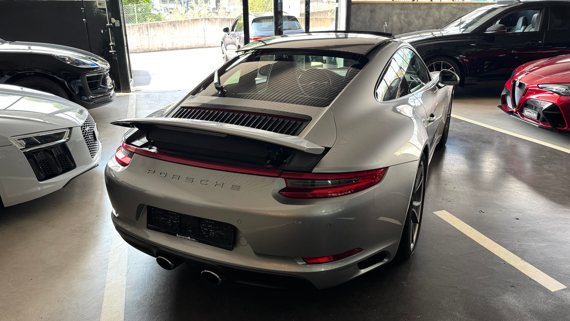 PORSCHE 911 Carrera 4S PDK-image-3