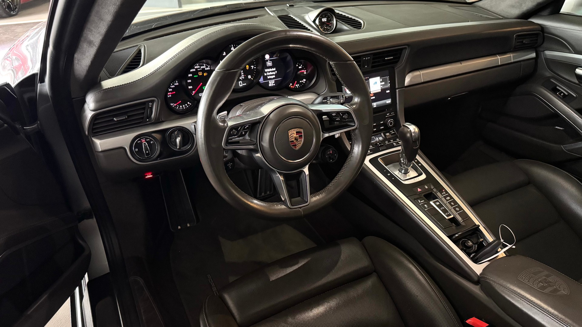 PORSCHE 911 Carrera 4S PDK-image-7