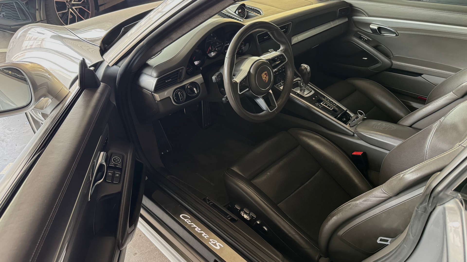 PORSCHE 911 Carrera 4S PDK-image-4