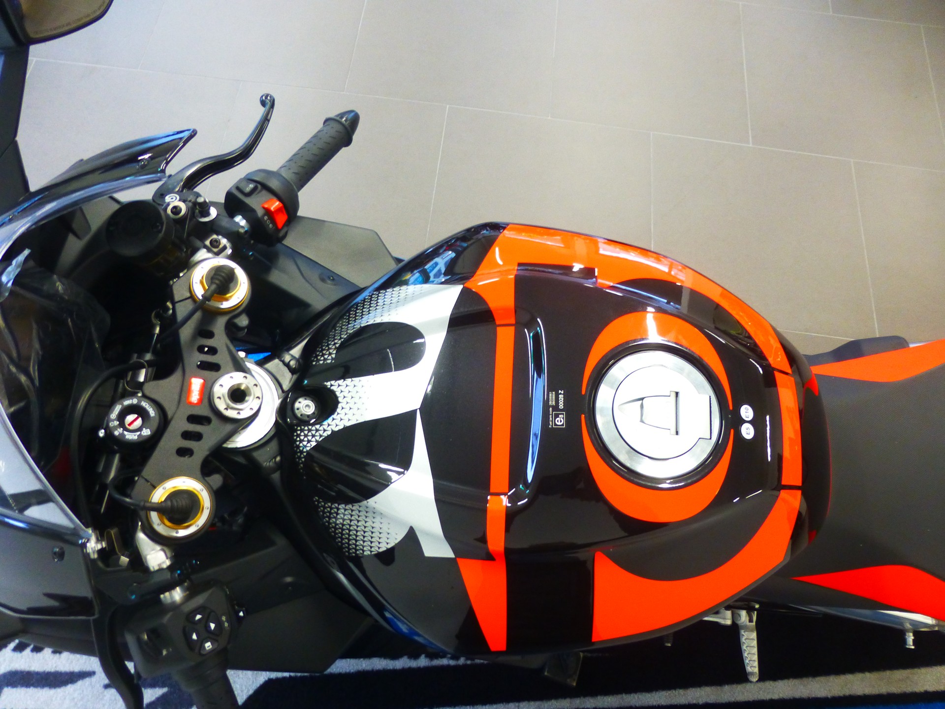 APRILIA RSV4 1100 E5+ Factory-image-4
