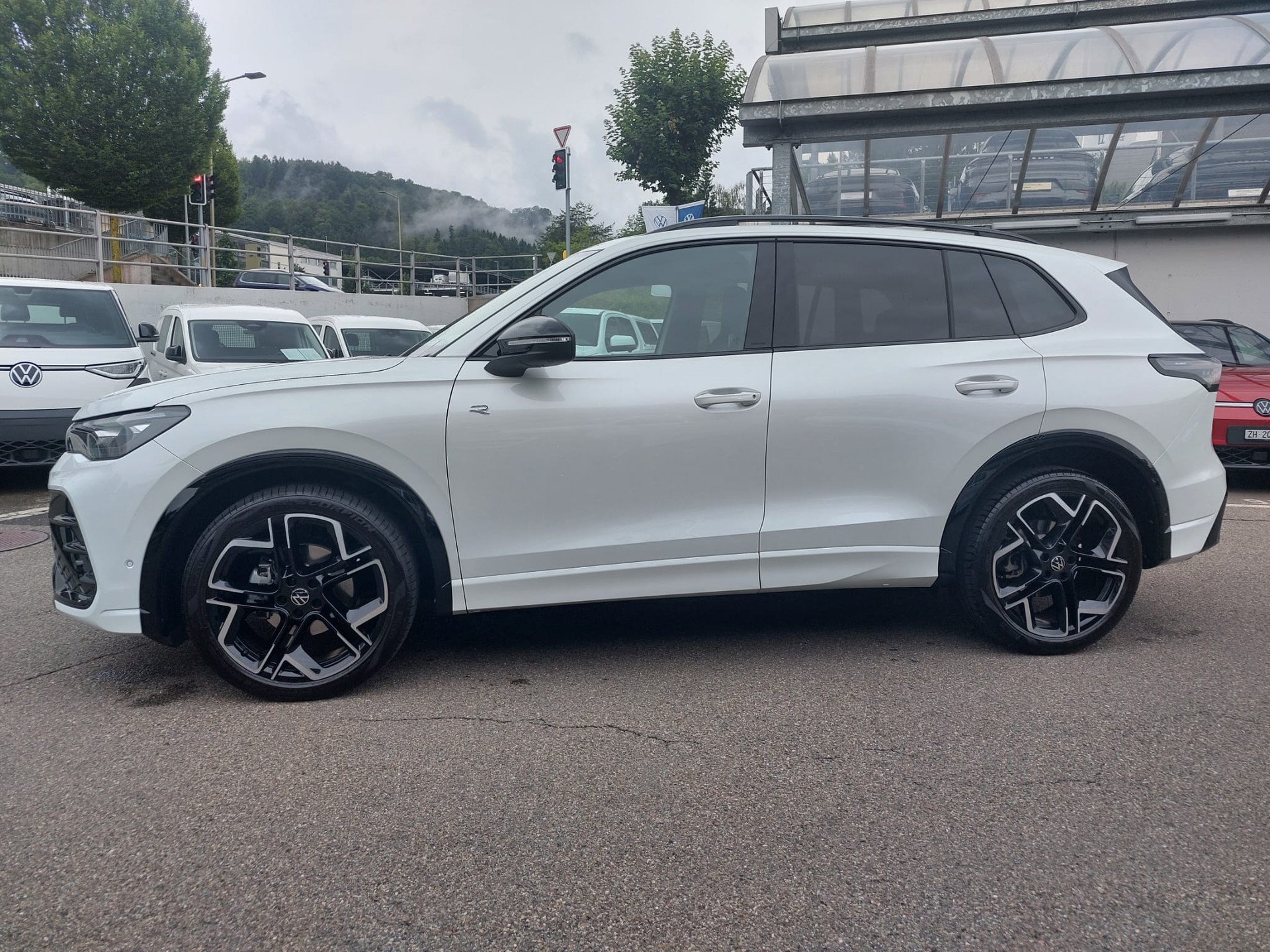VW Tiguan 1.5 TSI evo2 mHEV R-Line DSG-image-2