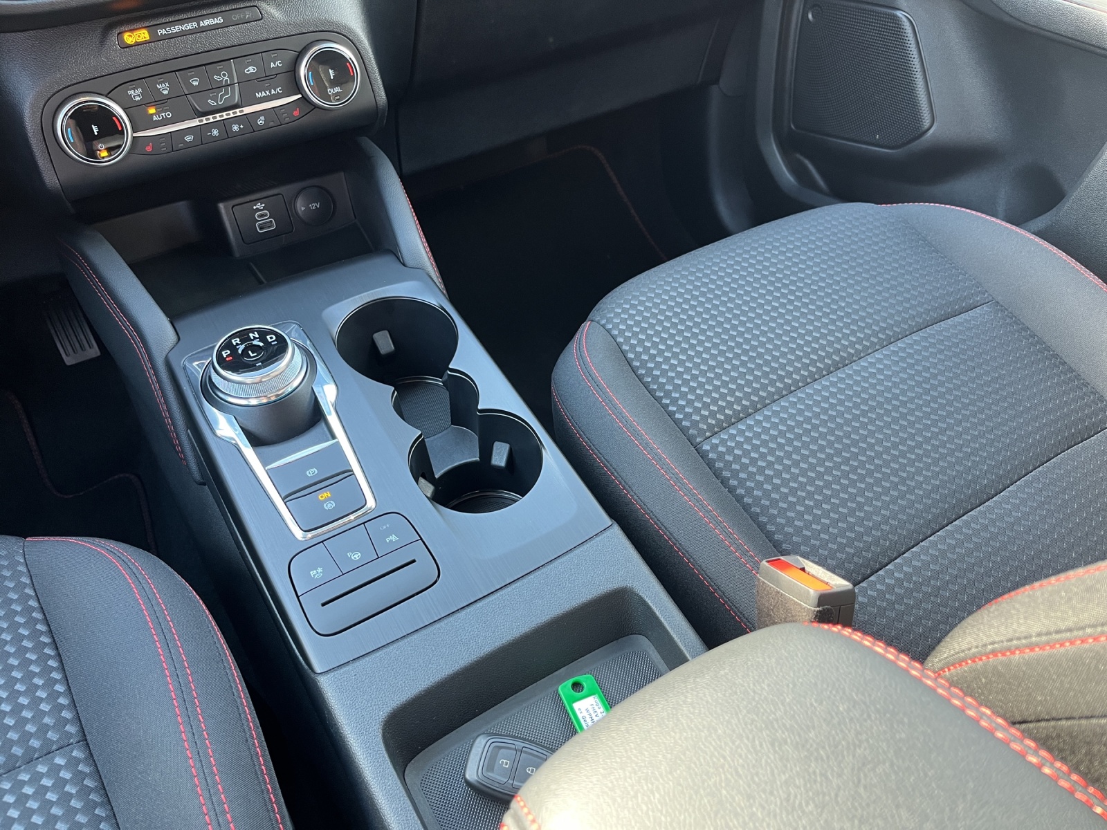 FORD Kuga 2.5 Hybrid ST-Line 4x4-image-7