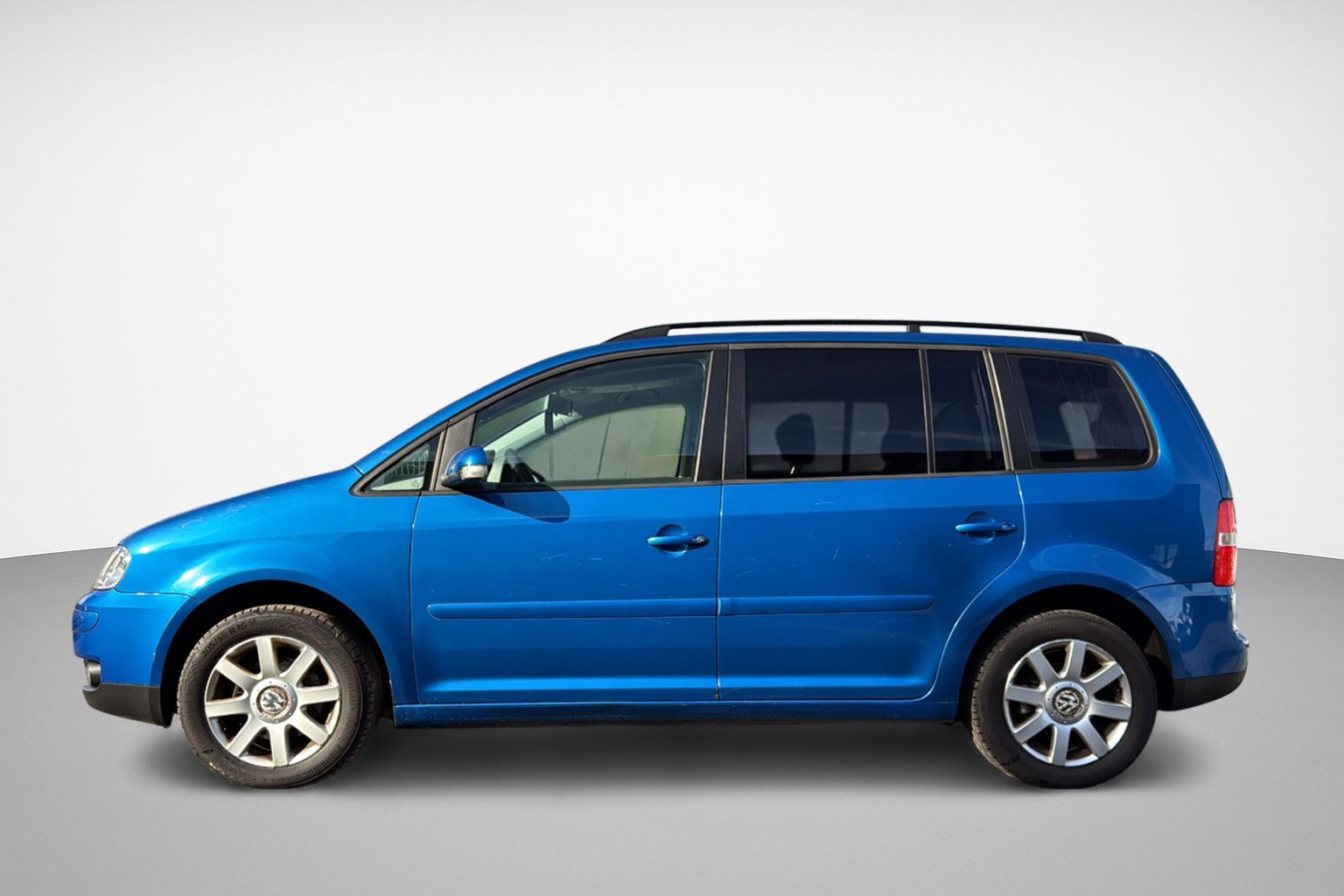 VW Touran 2.0 TDI Trendline-image-2