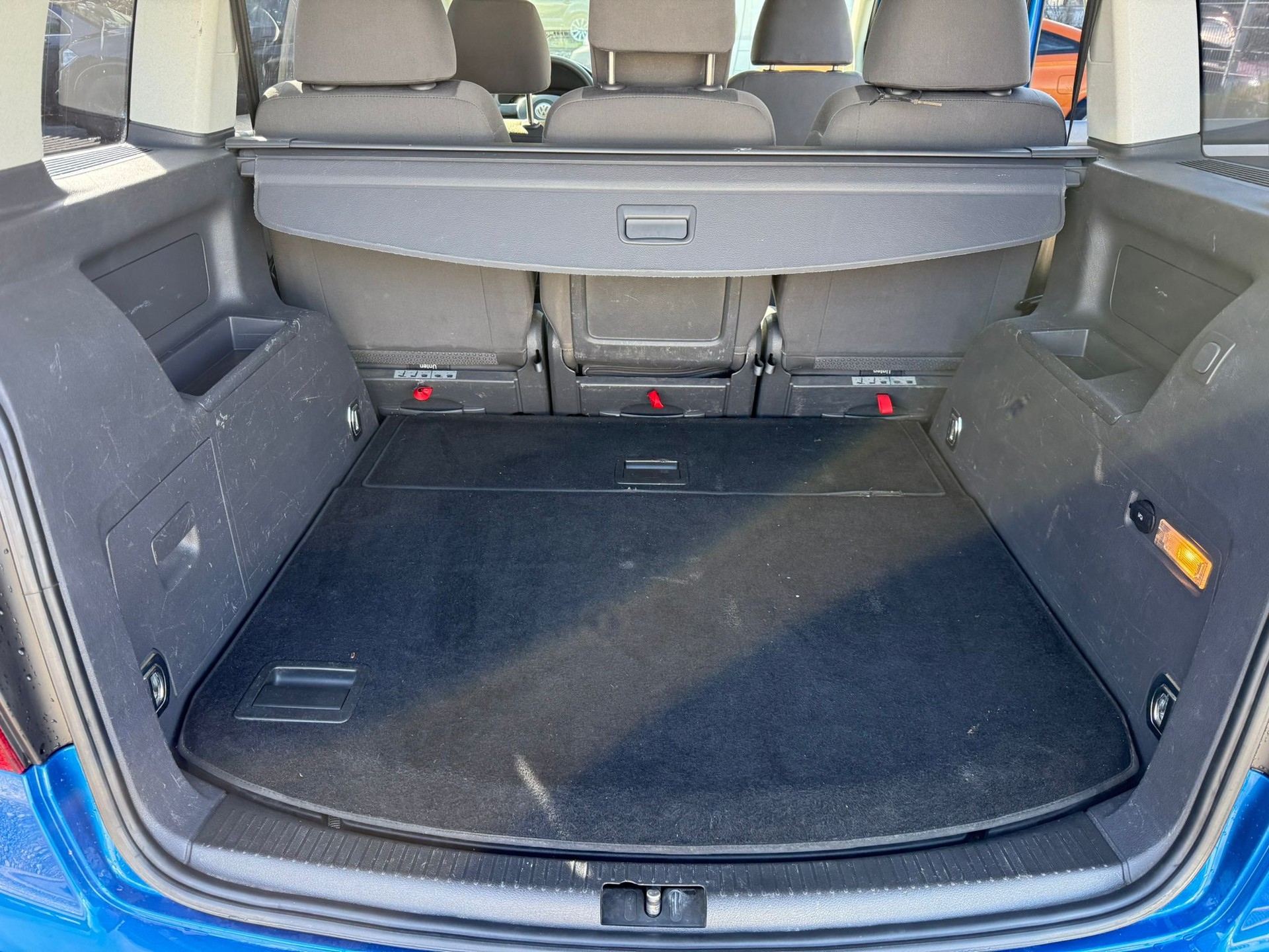 VW Touran 2.0 TDI Trendline-image-10