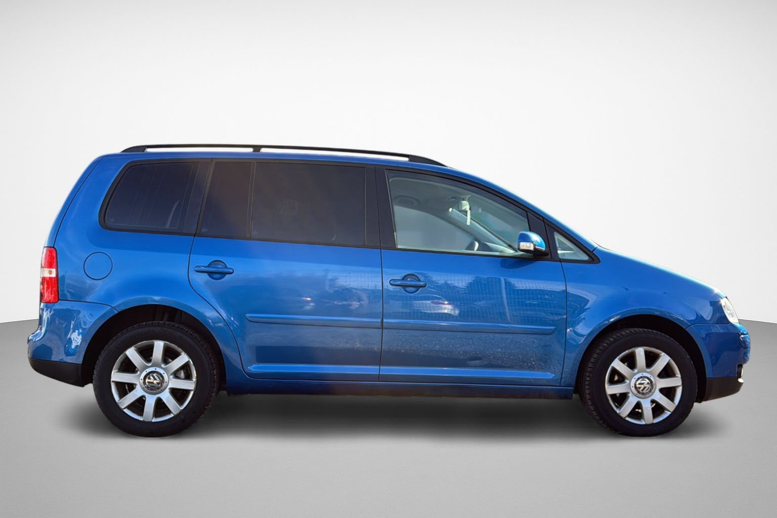 VW Touran 2.0 TDI Trendline-image-6